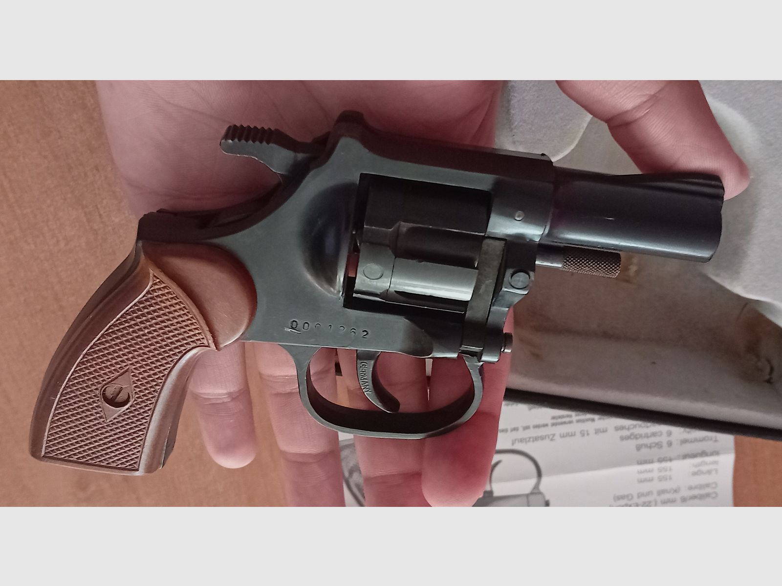 Cuno Melcher ME86 Kal. 6mm Knall/ PTB 205 komplett mit Verpackung und Ersatzmagazin!
