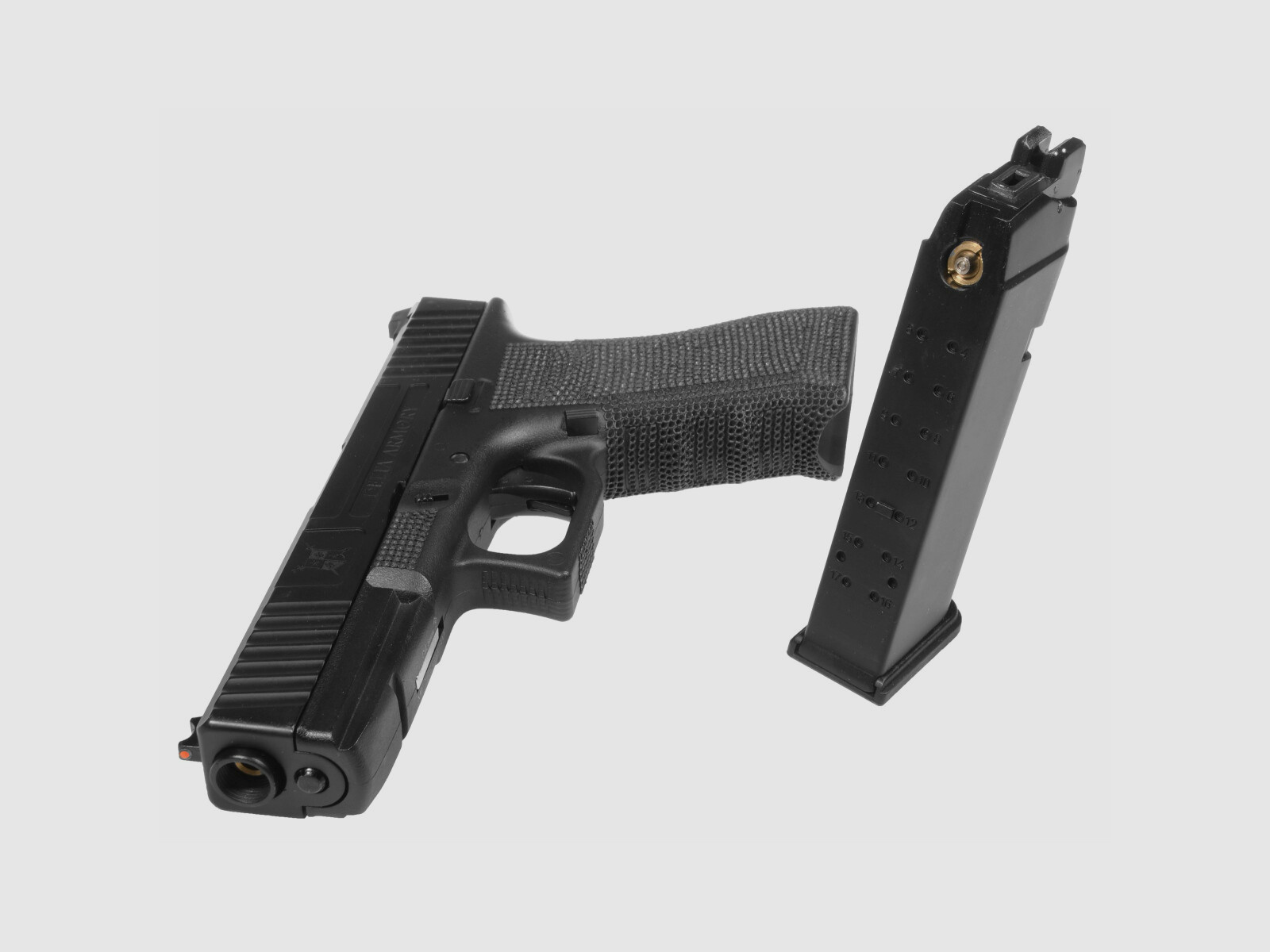 P04 GBB Airsoft Pistole in Schwarz | Delta Armory