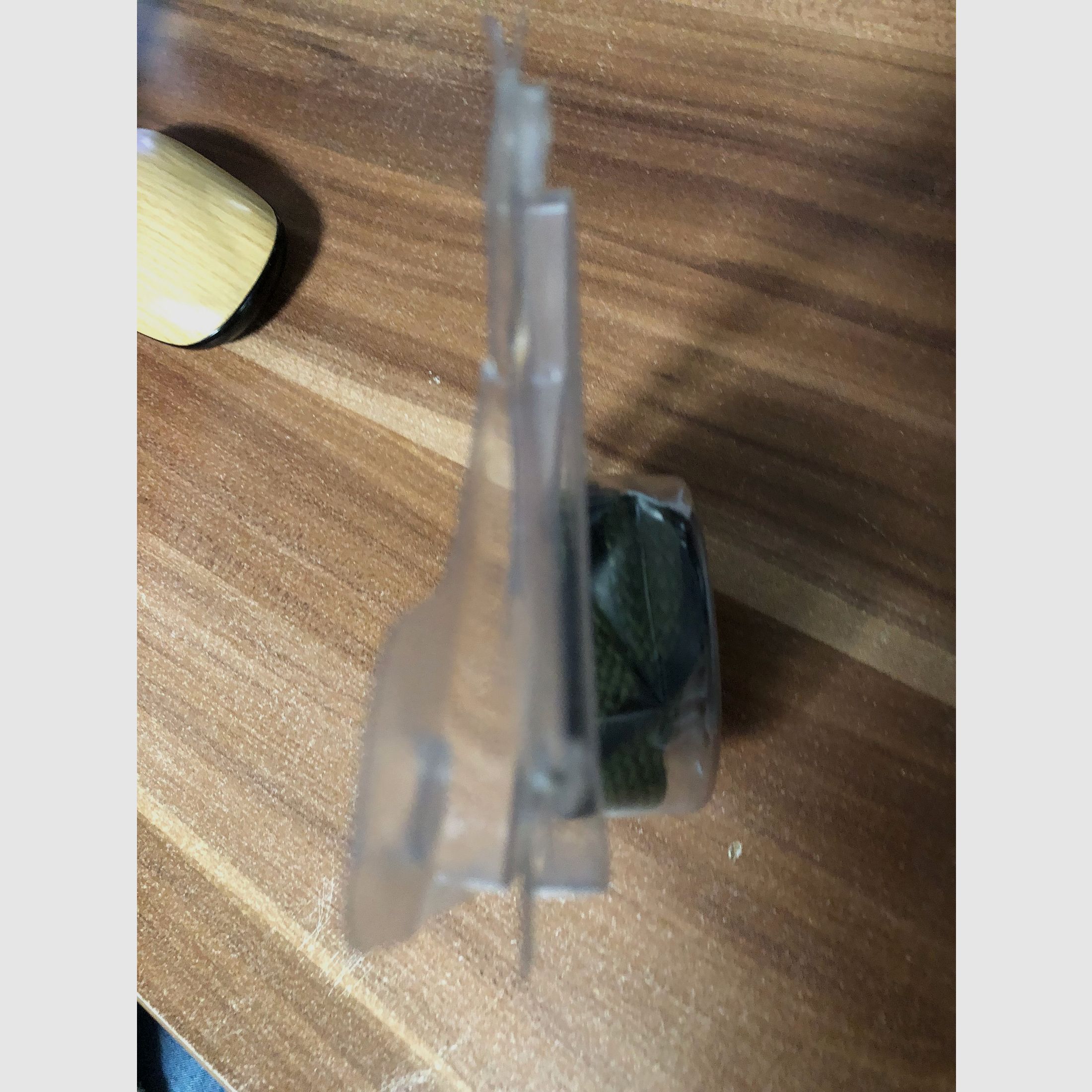 Corde de nettoyage pour armes de poing et plusieurs carabines.