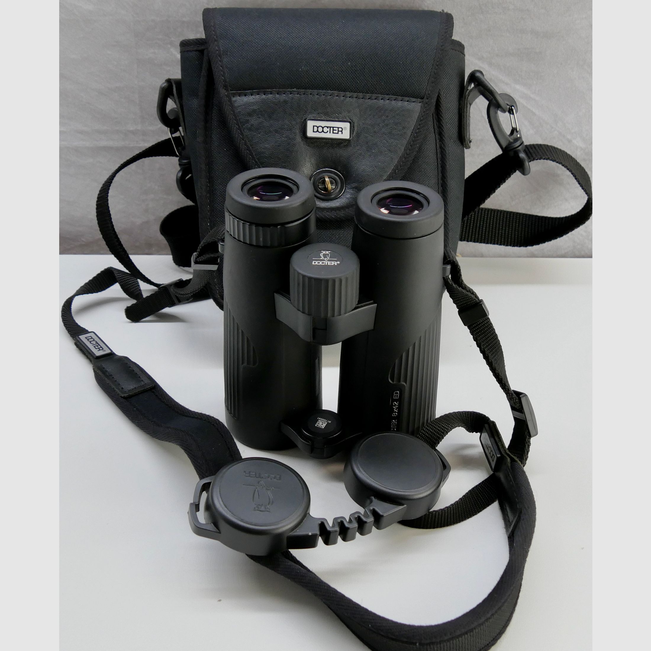 Docter binoculars DOCTER 8x42 ED /H504K