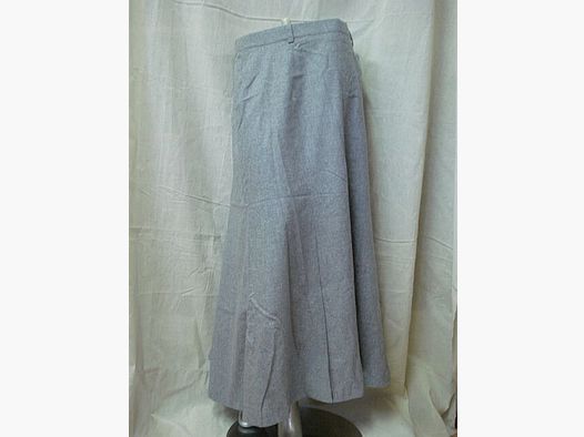 Value the ladies' skirt