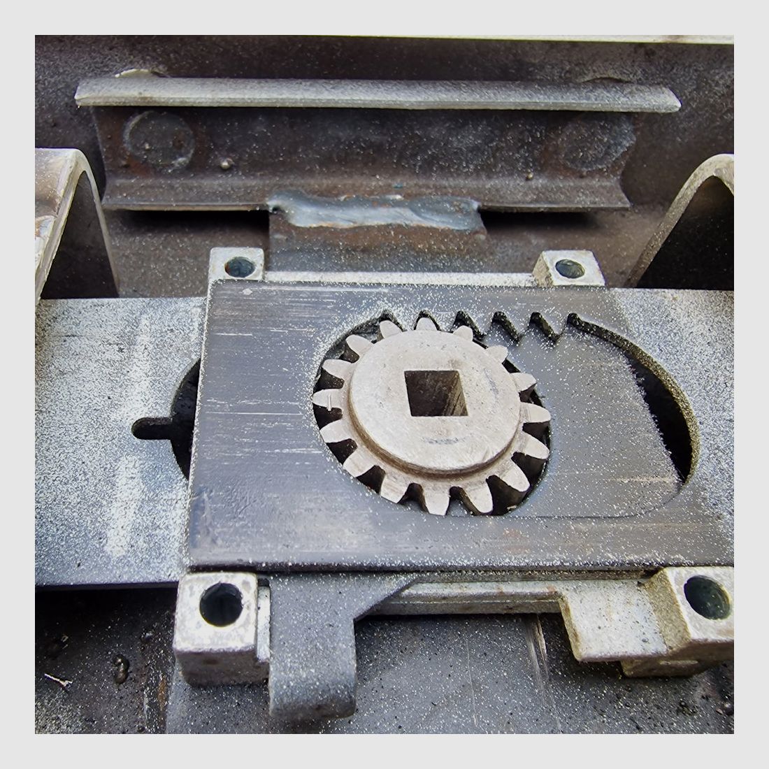 Waffenschrank HUNTER V1-MAX 1500 (1500x900x600) max. 32 LW