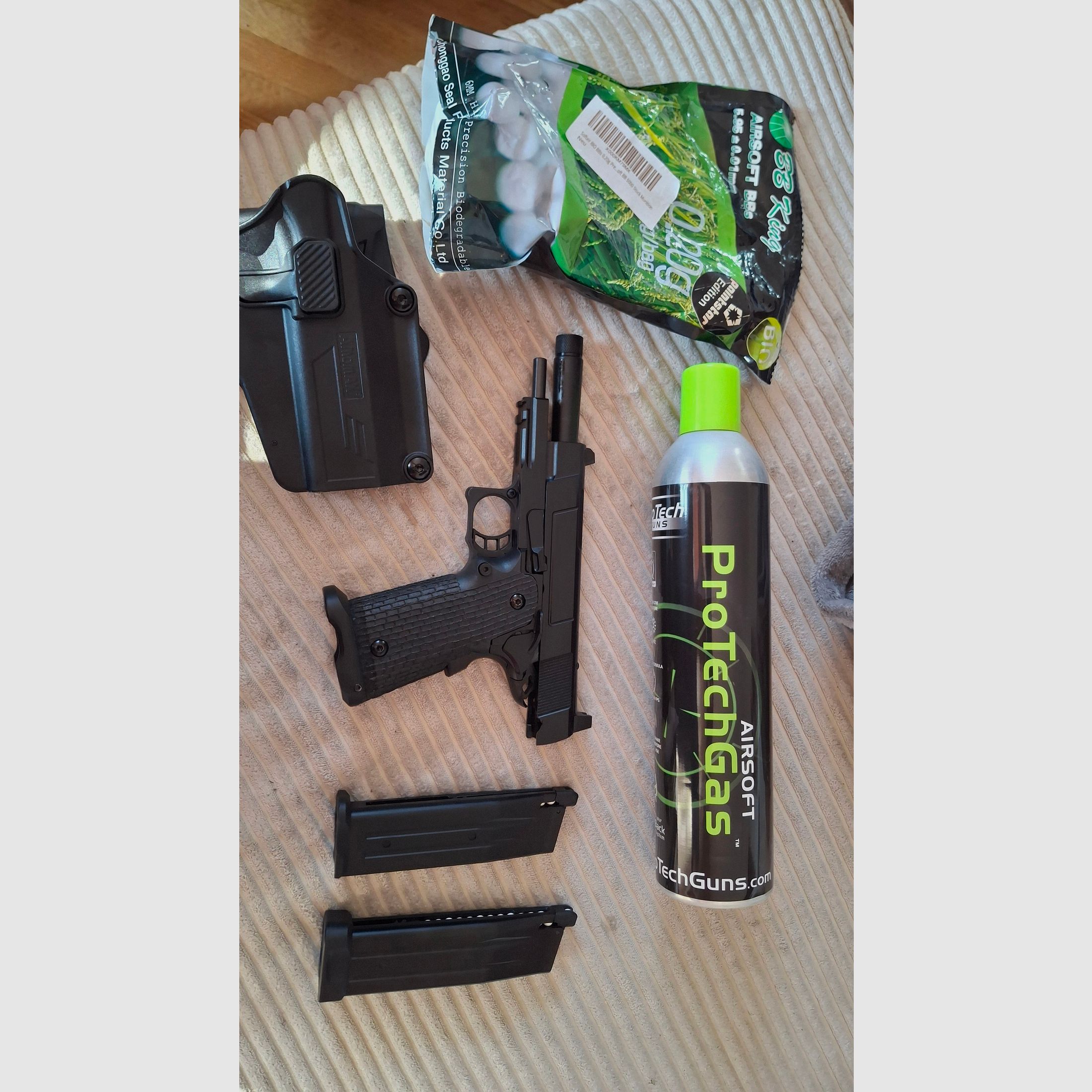 Airsoft 1911 Pistol Gas-operated