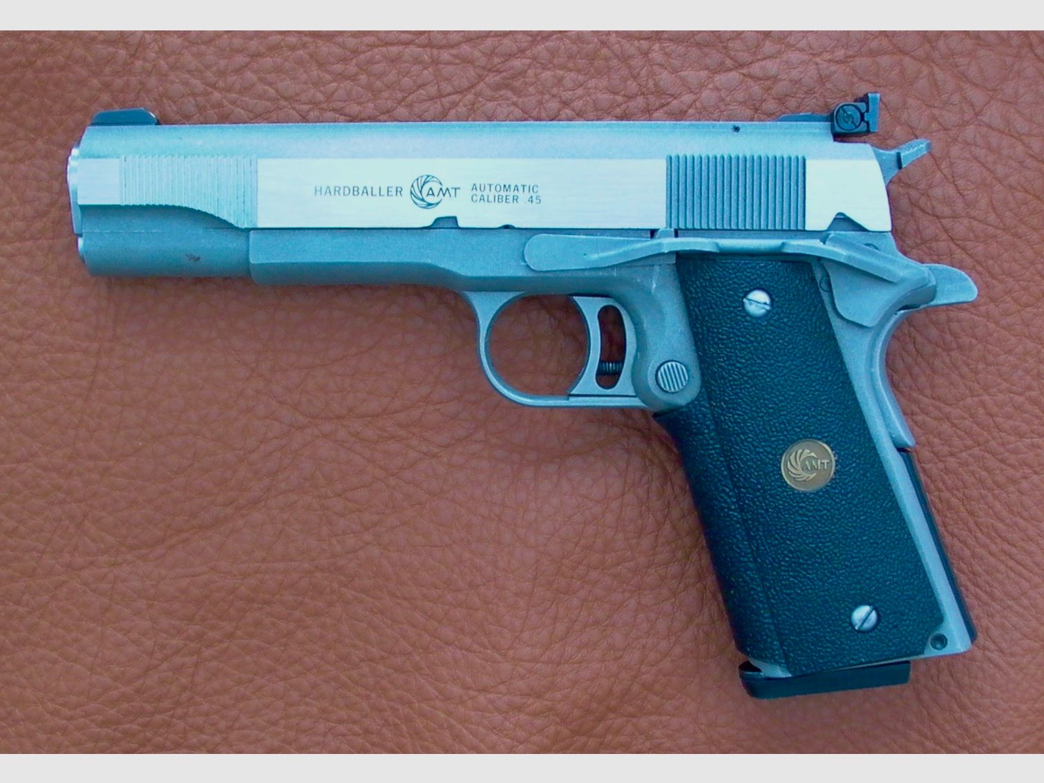 AMT  Hardballer, Bild 2 von 2