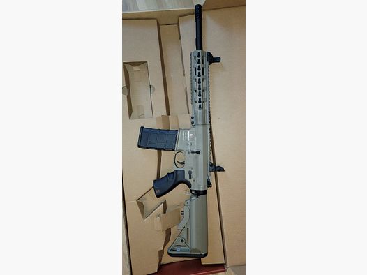 Tippmann Tactical Commando M4 S-AEG 6mm BB Tan