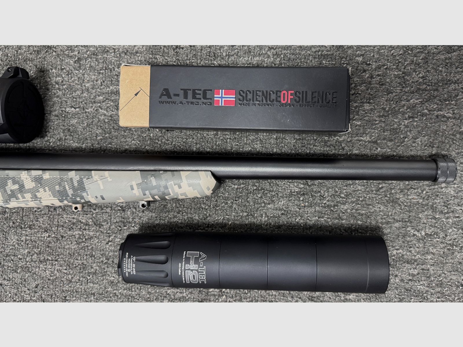 Savage 10 .223 Rem. mit 3-9x50 LP & Schalldämpfer