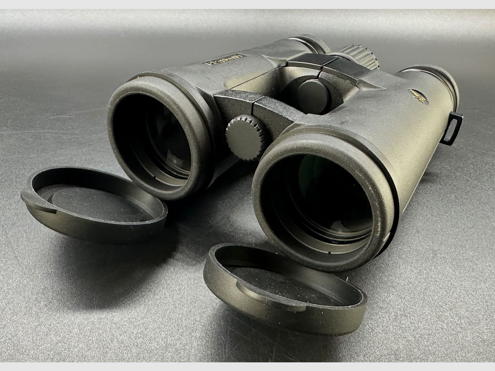 BWare DDoptics 440100103 binoculars HDS 10x42 with case and carrying strap BWare