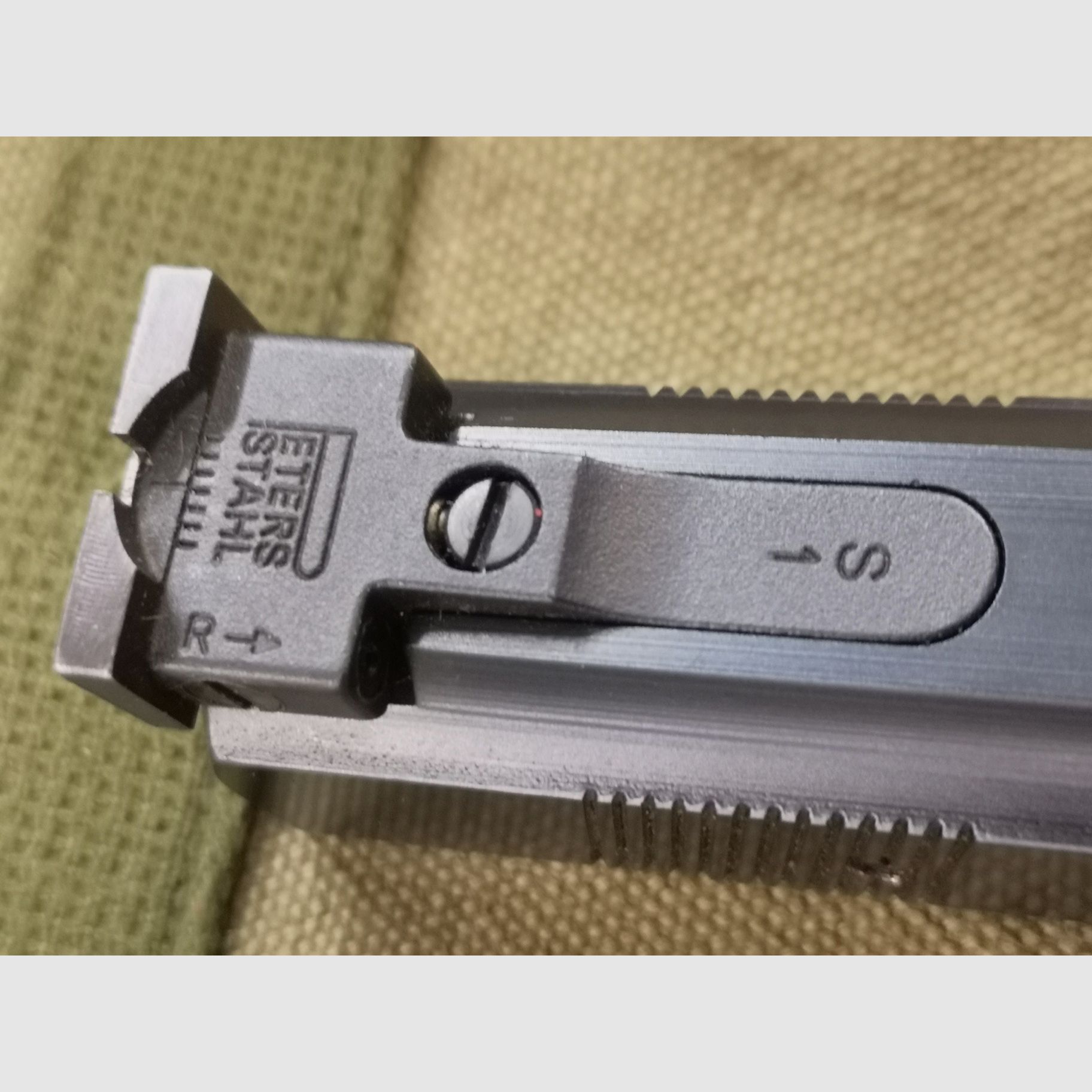 Browning High Power 9mm Para mit WS Peters Stahl PSWIII .22lr, Bild 7 von 10