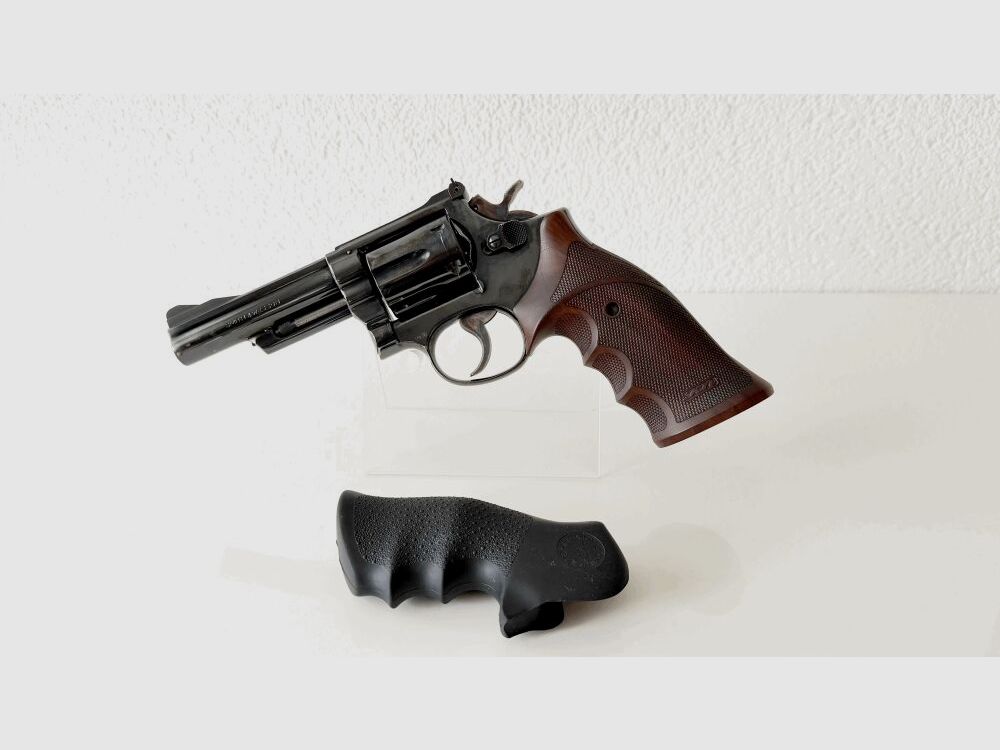 Smith & Wesson Mod. 19-4 Holzgriff .357Mag, Bild 1 von 3