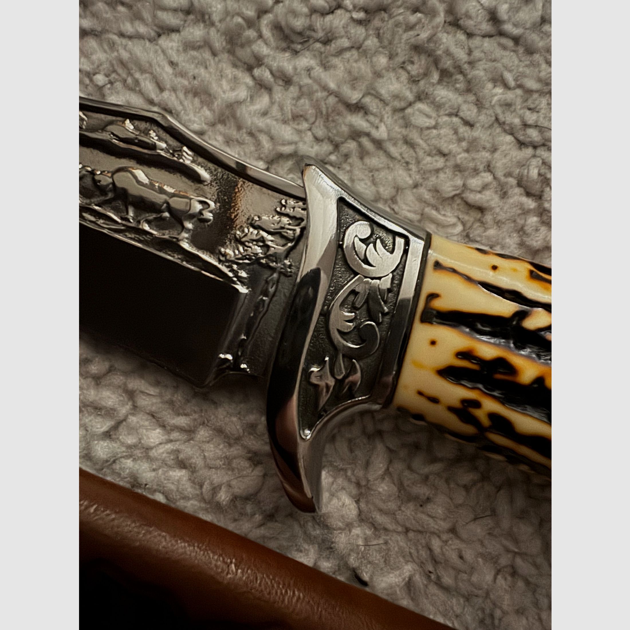 Coltello da caccia con fodero in vera pelle spesso mai usato