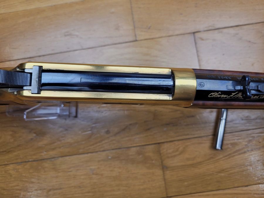 Winchester Kommemoration « Oliver F. Winchester » 1894 – 20.000 Ex. – Wunderschöne Quadrillagen – 38-55Win – Originalverpackung – Zustand TOP!, Bild 29 von 30