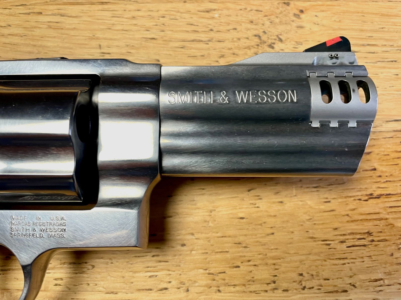 Smith & Wesson Revolver modello S&W 500 - lunghezza della canna 4" con compensatore