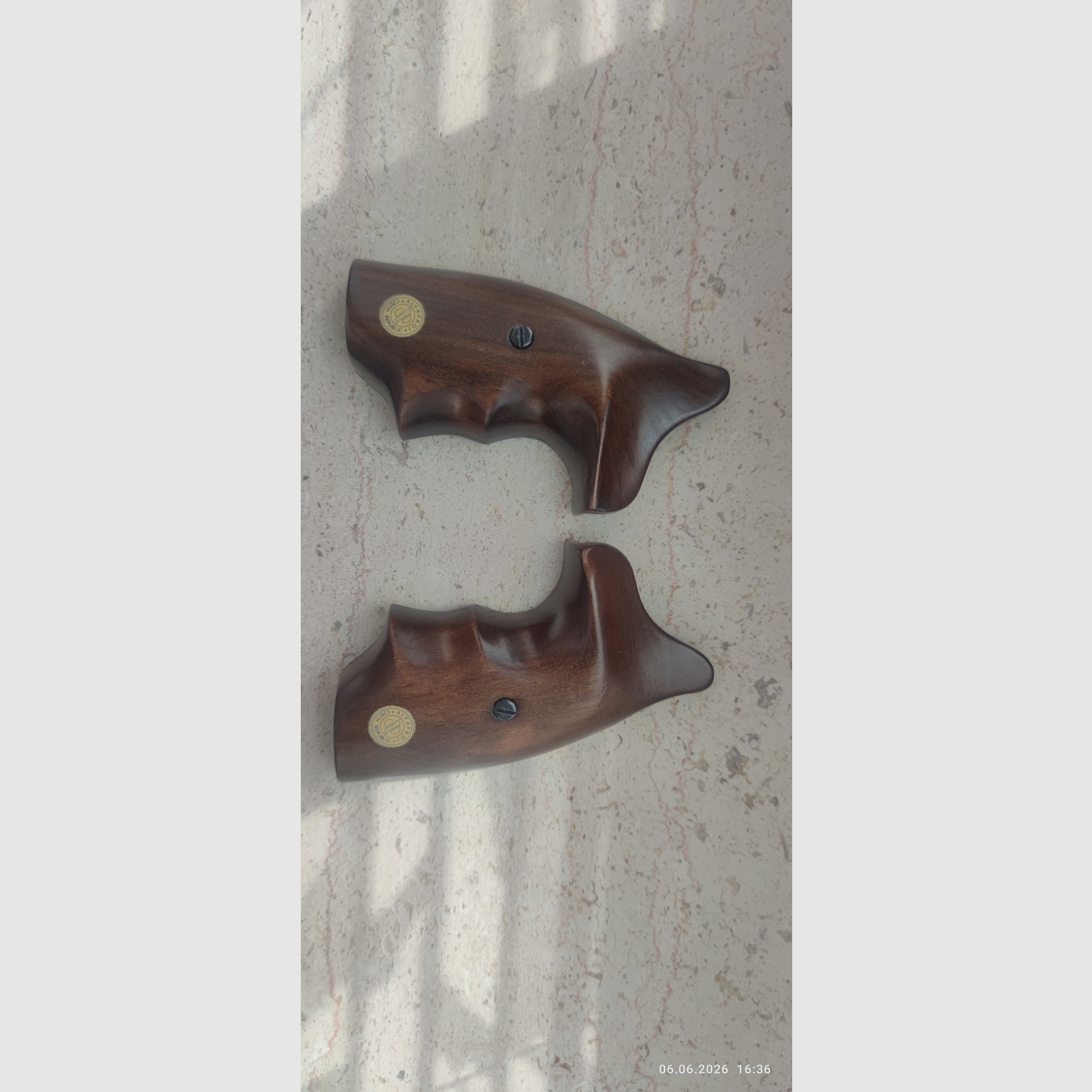 Maniglie in legno per Alfa proj per Steel Cop e revolver a canna rigata
