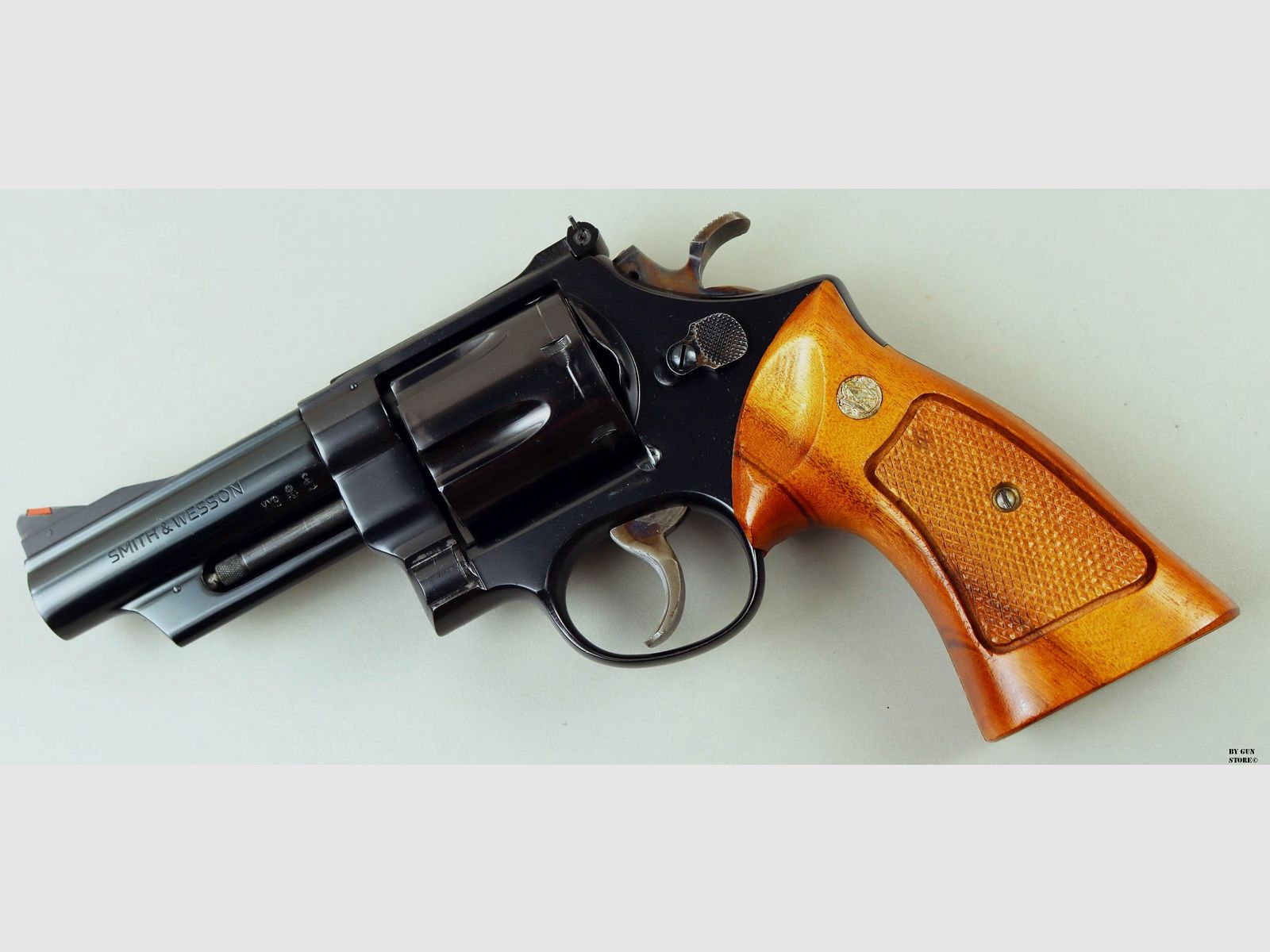Revolver Smith & Wesson mod. 29-2 cal.44 Mag. cal. N69288, immagine 2 di 14