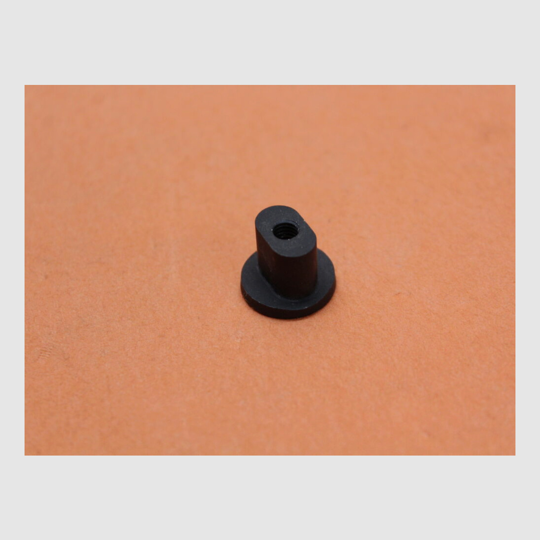 Model1 AR-15: Magazine Release Button Oversized Model1 Vergrößerter Magazinhalter.