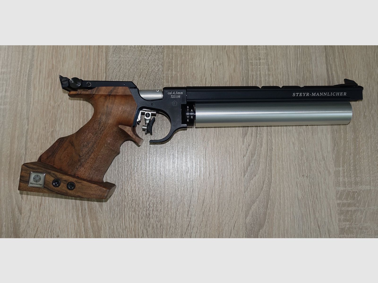 Steyr Pressluft Matchpistole / nowa kartusz / 2 uchwyty / Proszę przeczytać!