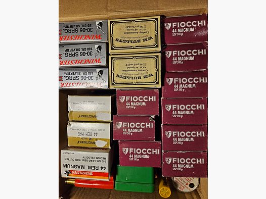 .44mag SJSP 240 gr cartridges