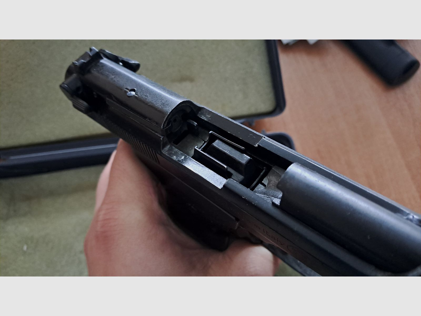 Valtro Mod.98 Civil Cal. 9 mm blank dans le PTB 518 avec accessoires !