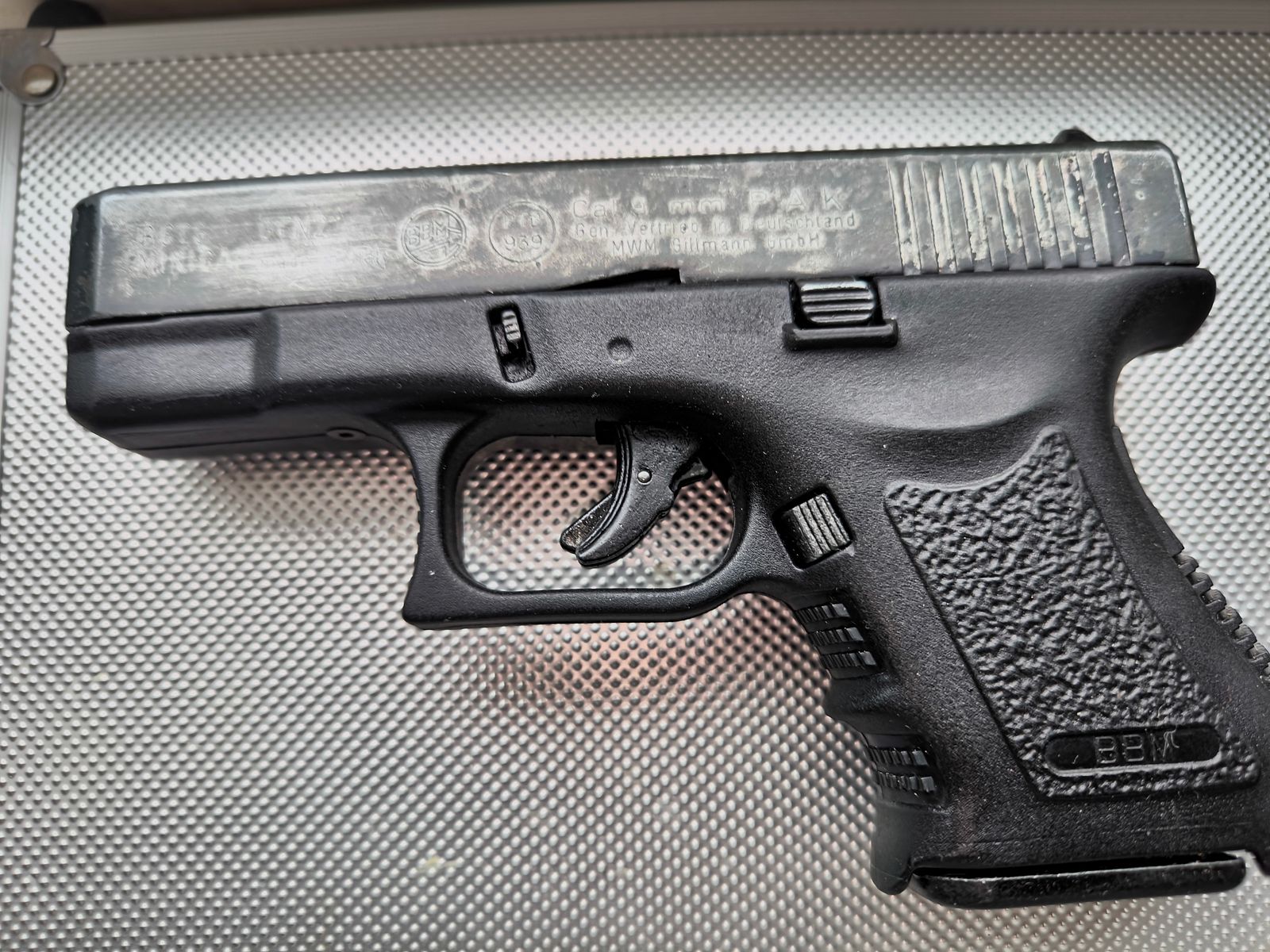 SRS-Gas/Schreckschuss Pistole, BG 26 GEN. 2-MINIGAP, Kaliber 9mmPAK, PTB 929 Mad in Italy - Vertrieb durch Firma Gillmann in Deutschland, Nachbau der Glock 26, Gebraucht Zustand, Neu & Gebraucht nicht mehr zu bekommen!! 