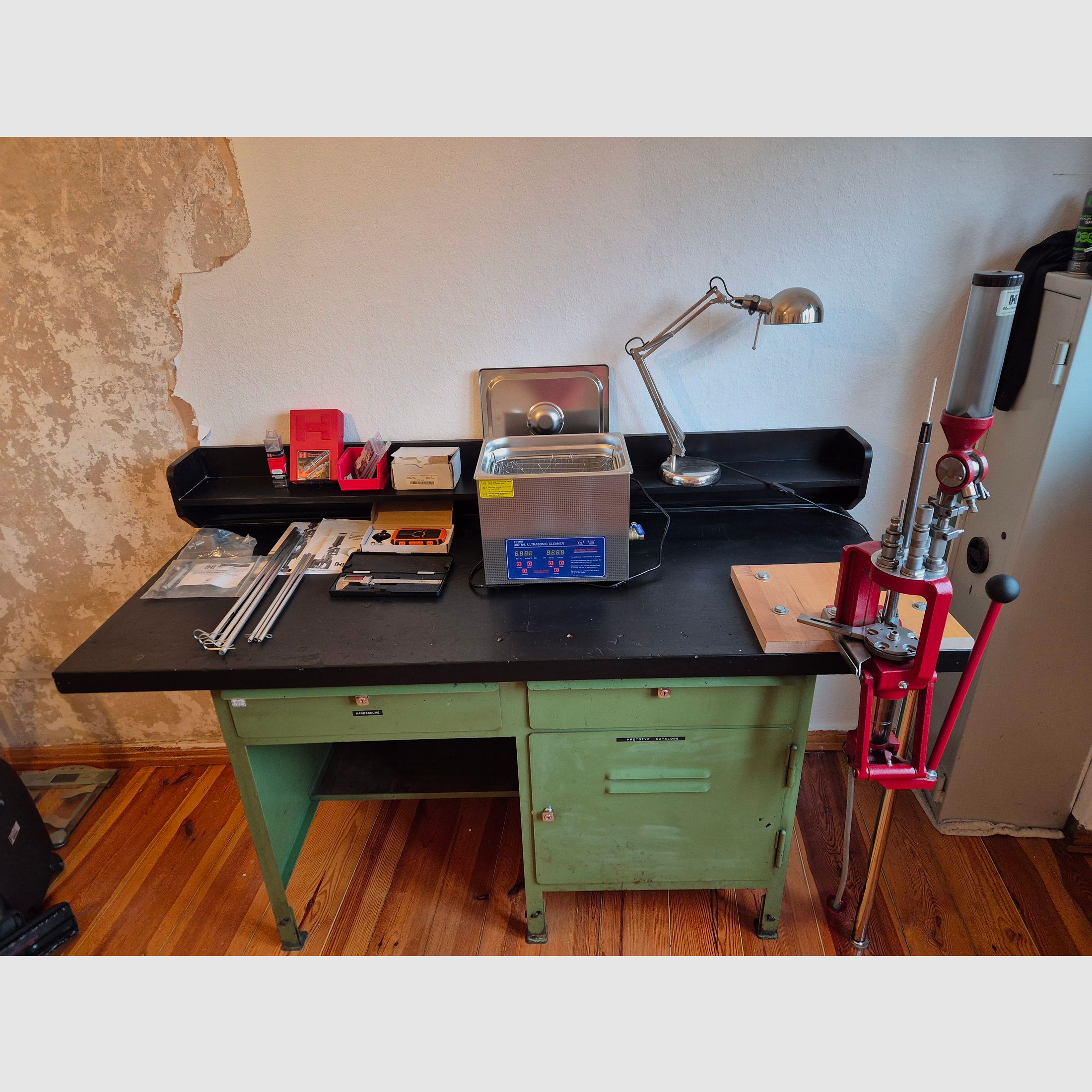 Hornady 5-Station Wiederladepresse Komplettset + massiver Tisch & Zubehör