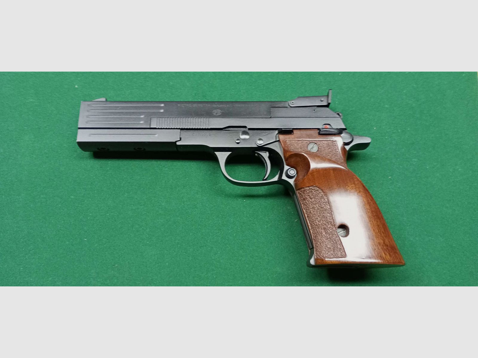 Semi-automatic pistol P.BERETTA mod. 89 Standard cal.22 L.r. (used), image 1 of 2