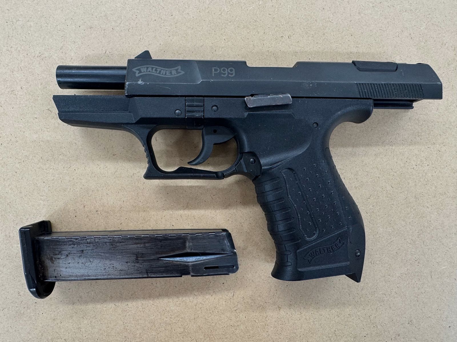 Walther P99 Schreckschuss 9mm P.A.K. – Frühserie PTB-762 mit originalem Entspanndrücker