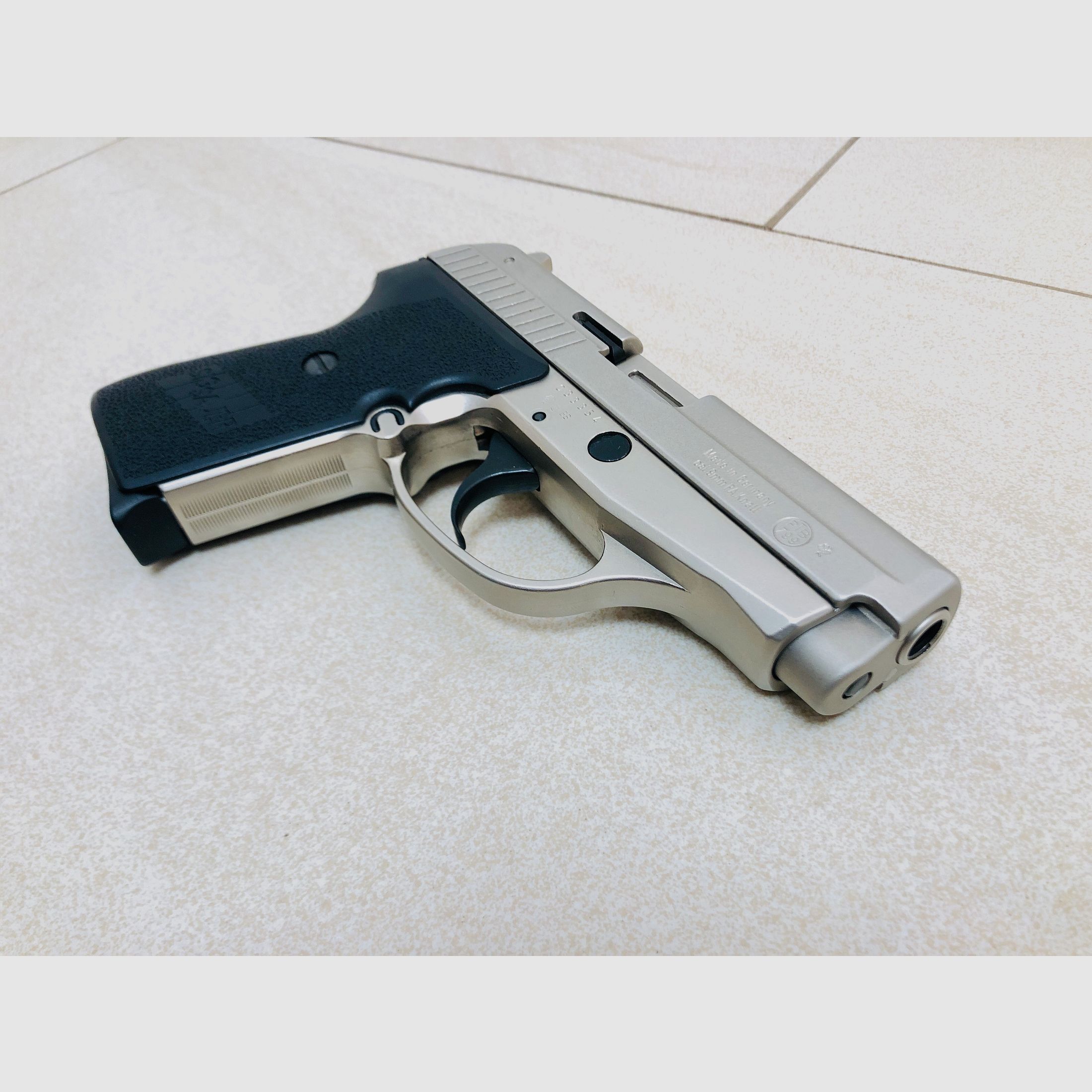 ••• SIG SAUER P239 pistolet d'alarme / Nickel / accessoires / OVP / PTB 799 •••