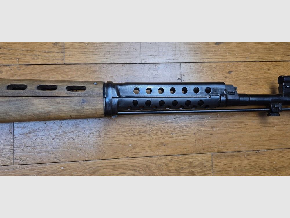 Iconic Soviet semi-automatic rifle SVT-40 – Tula Arsenal in 1944 – Mono-number (without electric marking) – Original caliber 7.62x54r – Very Good+, image 7 of 32