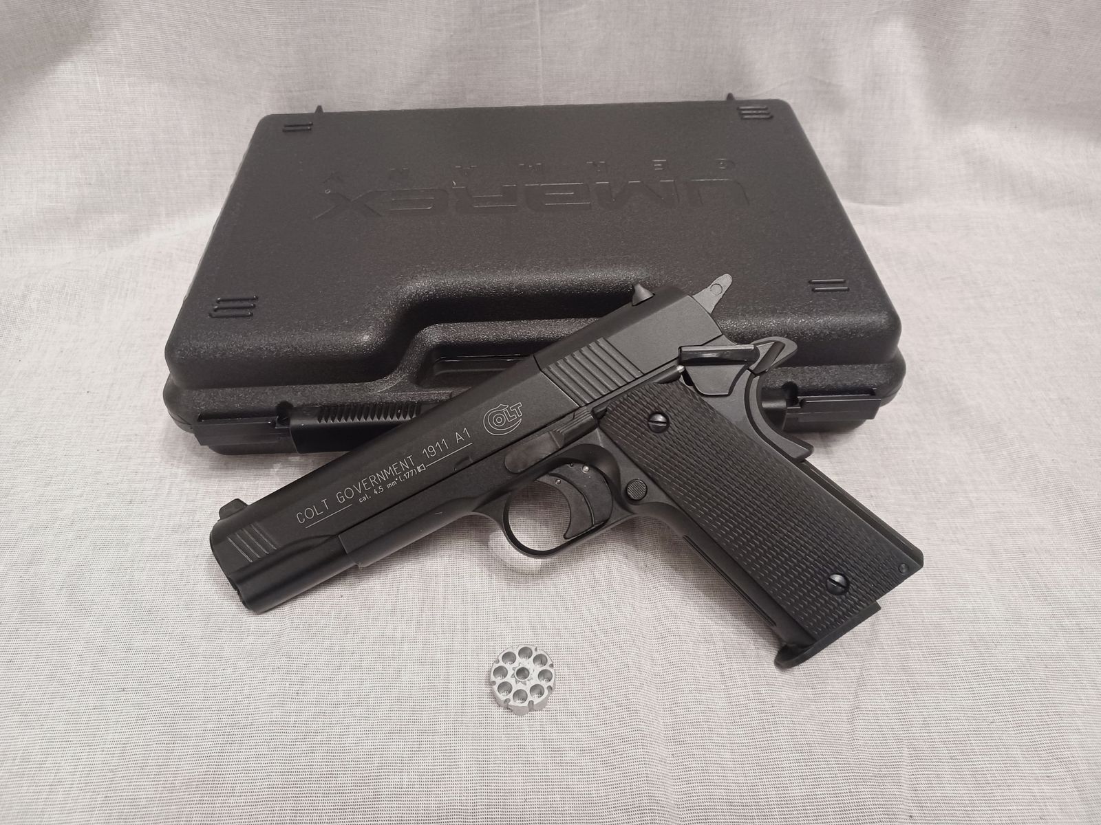 Colt Government 1911 A1 / 4,5 mm Diabolo / CO2 / Pistole / OVP (86)
