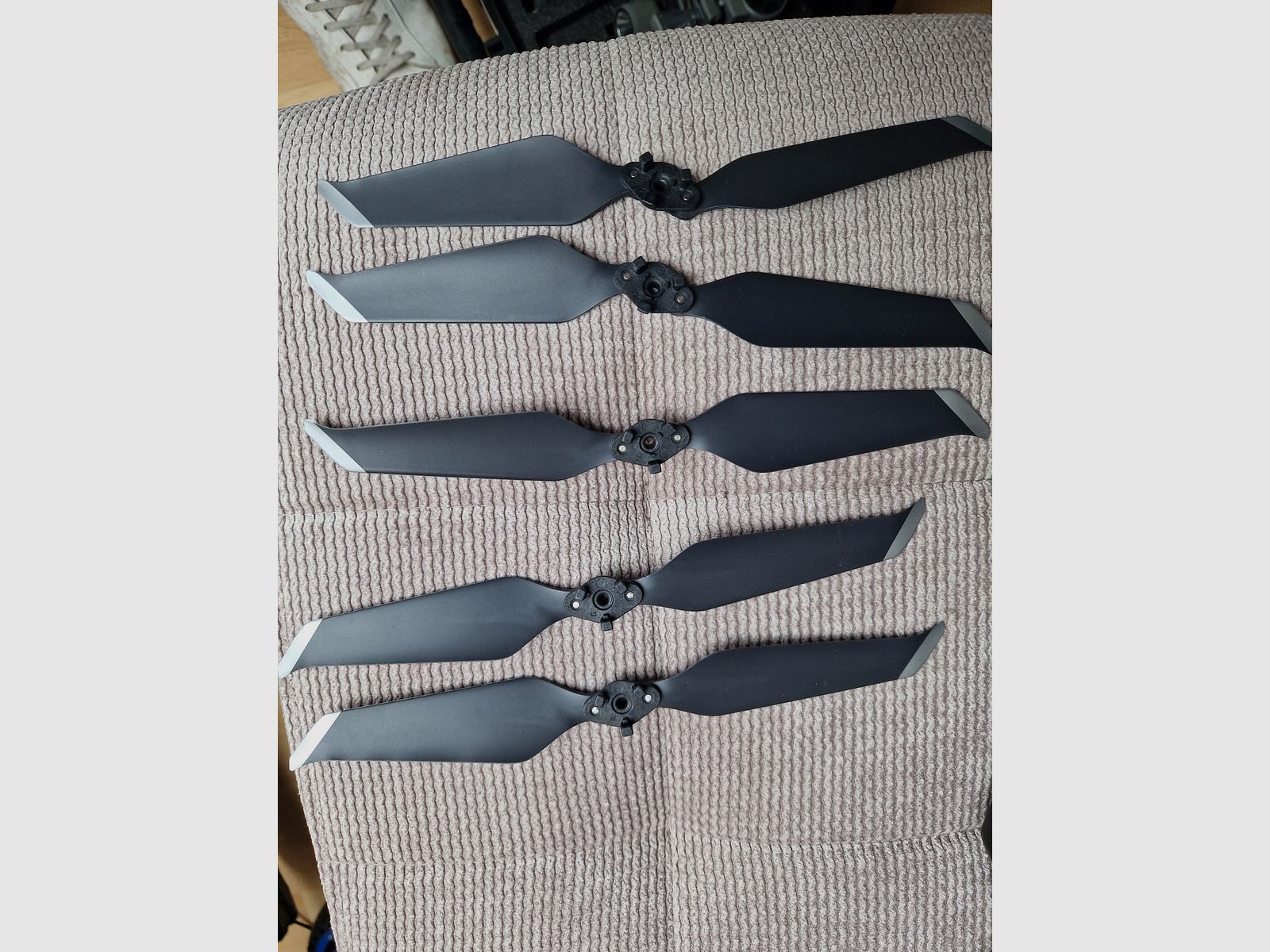 NUOVO DJI Mavic 2 Enterprise Advanced termografia 640 tempo di volo totale del dispositivo due ore entrambe le batterie hanno solo 4 cicli di carica.