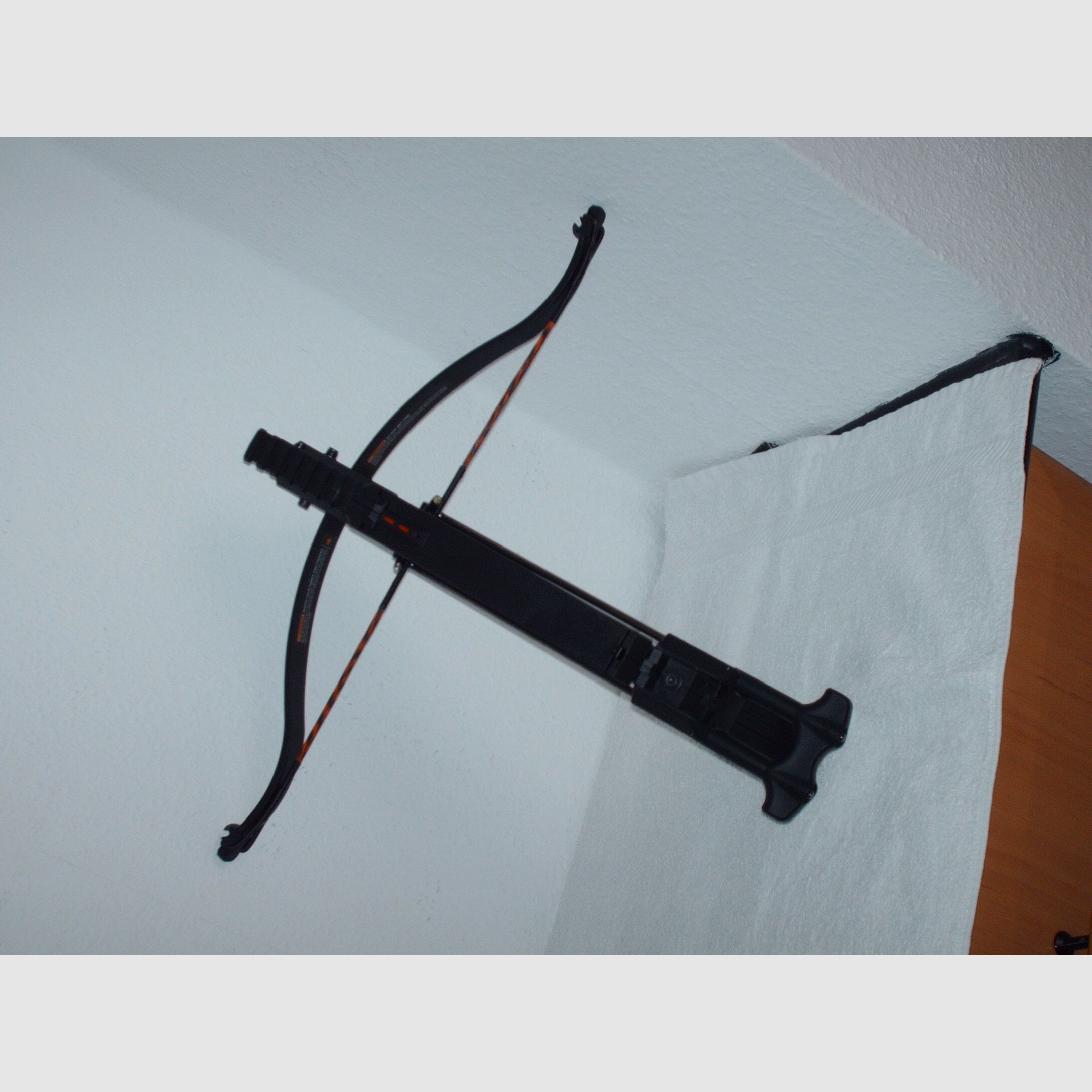 Steambow AR6-Stinger II Compact z 35 lbs łukiem z likwidacji gospodarstwa domowego
