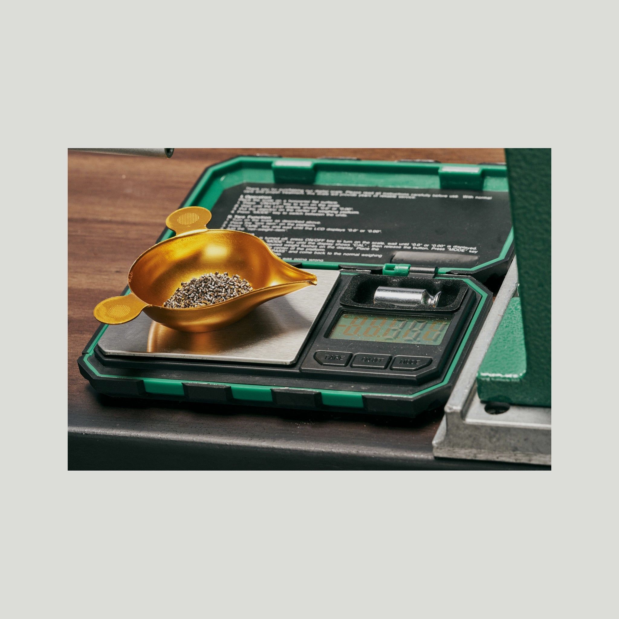 RCBS Pocket Scale 1500 GN digital pocket scale – 0.1 grain