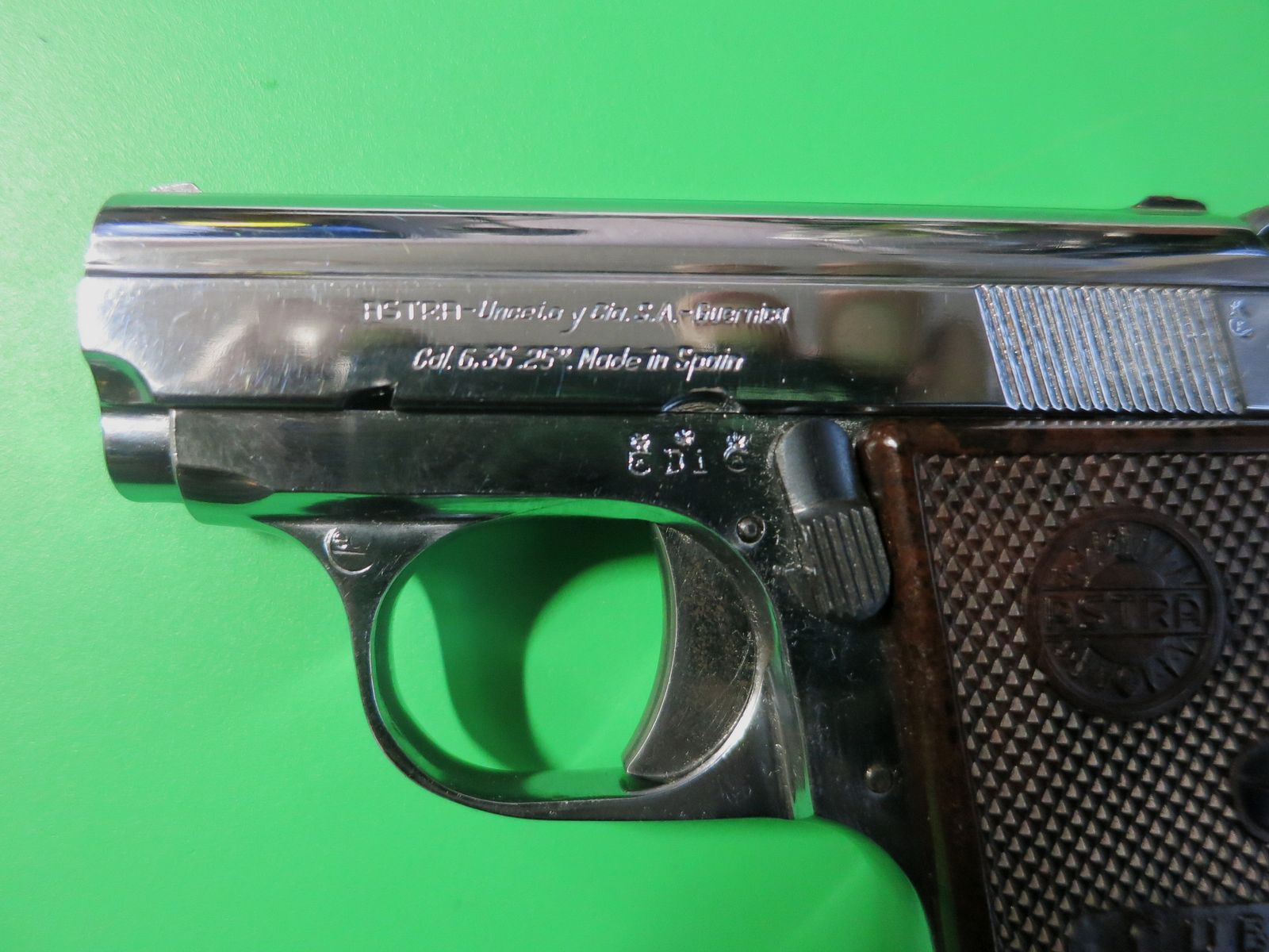 Astra-Unceta Y, CUB, Kal. 6,35 mm Browning, Nickel Sonderserie   #56