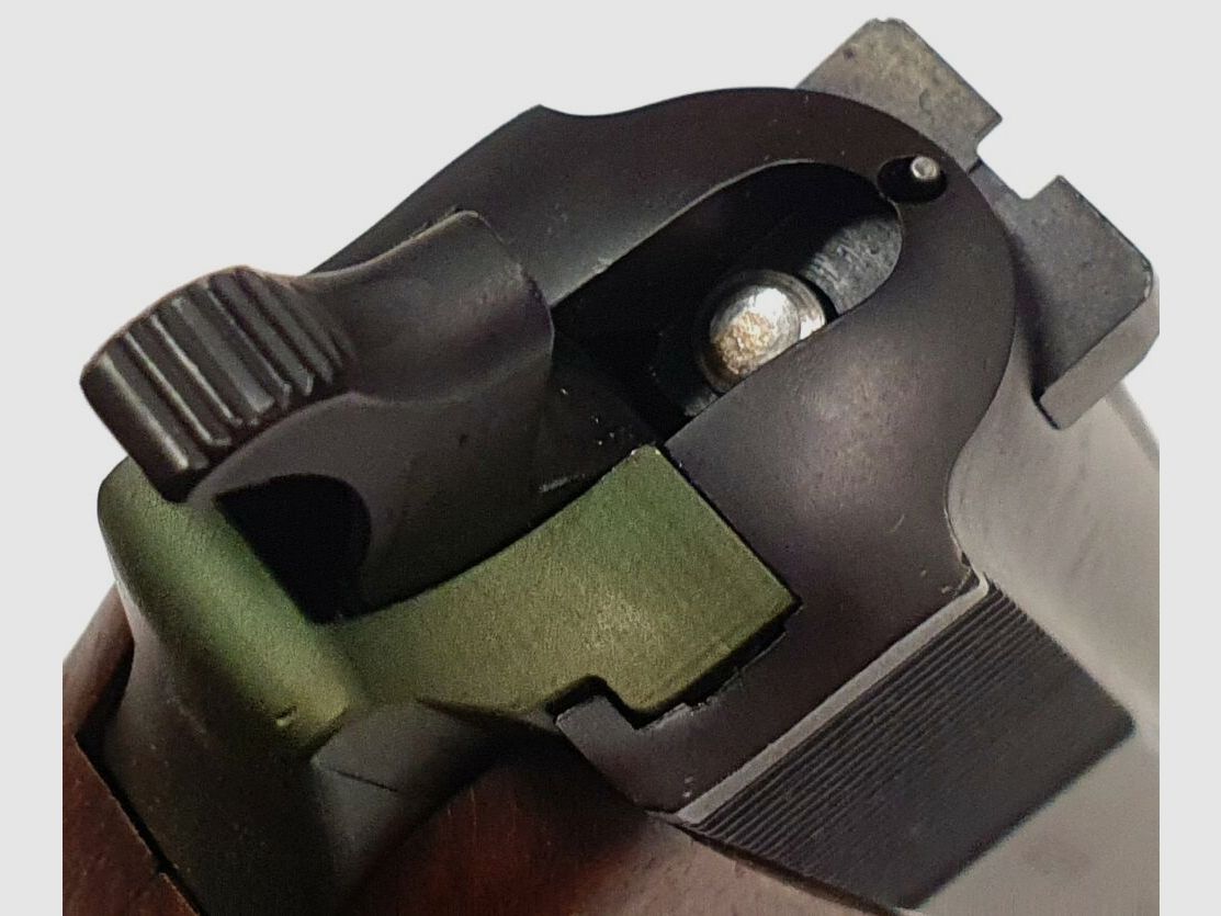 Walther / Schwaben Arms GmbH Sonderedition Pistole Walther P38 im Kleeblatt Grün