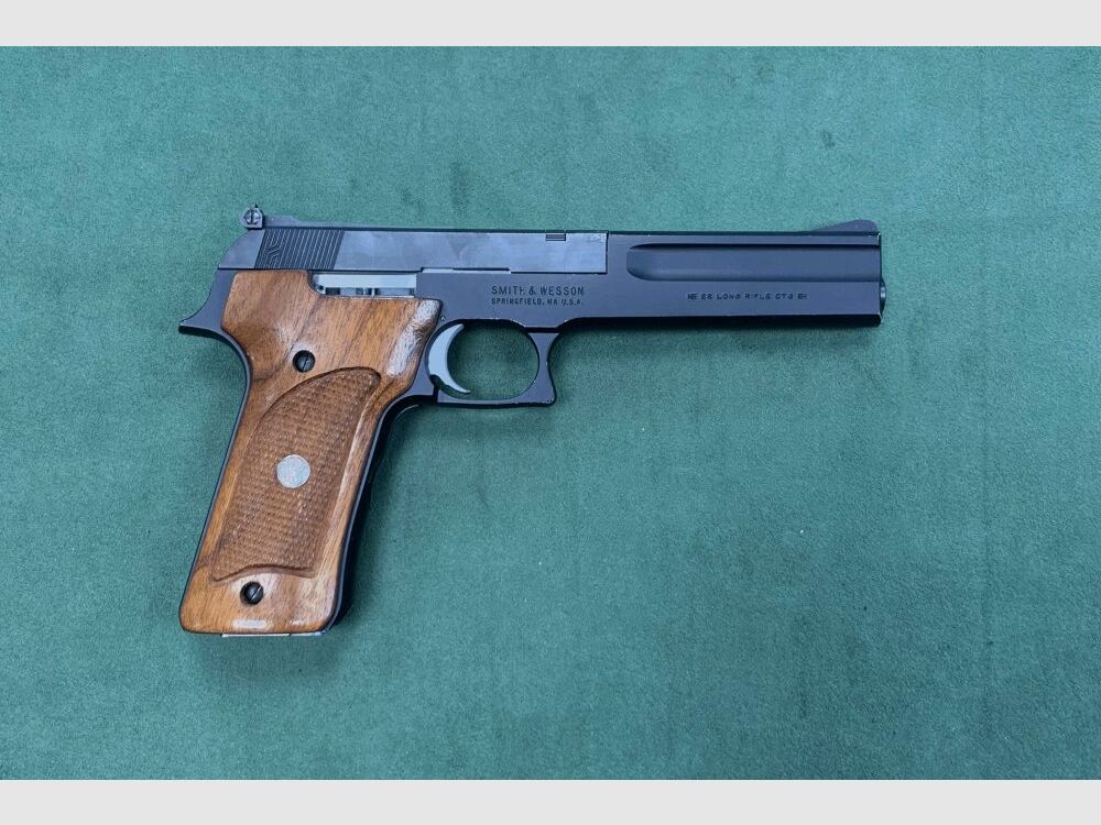Smith & Wesson 422 .22lr