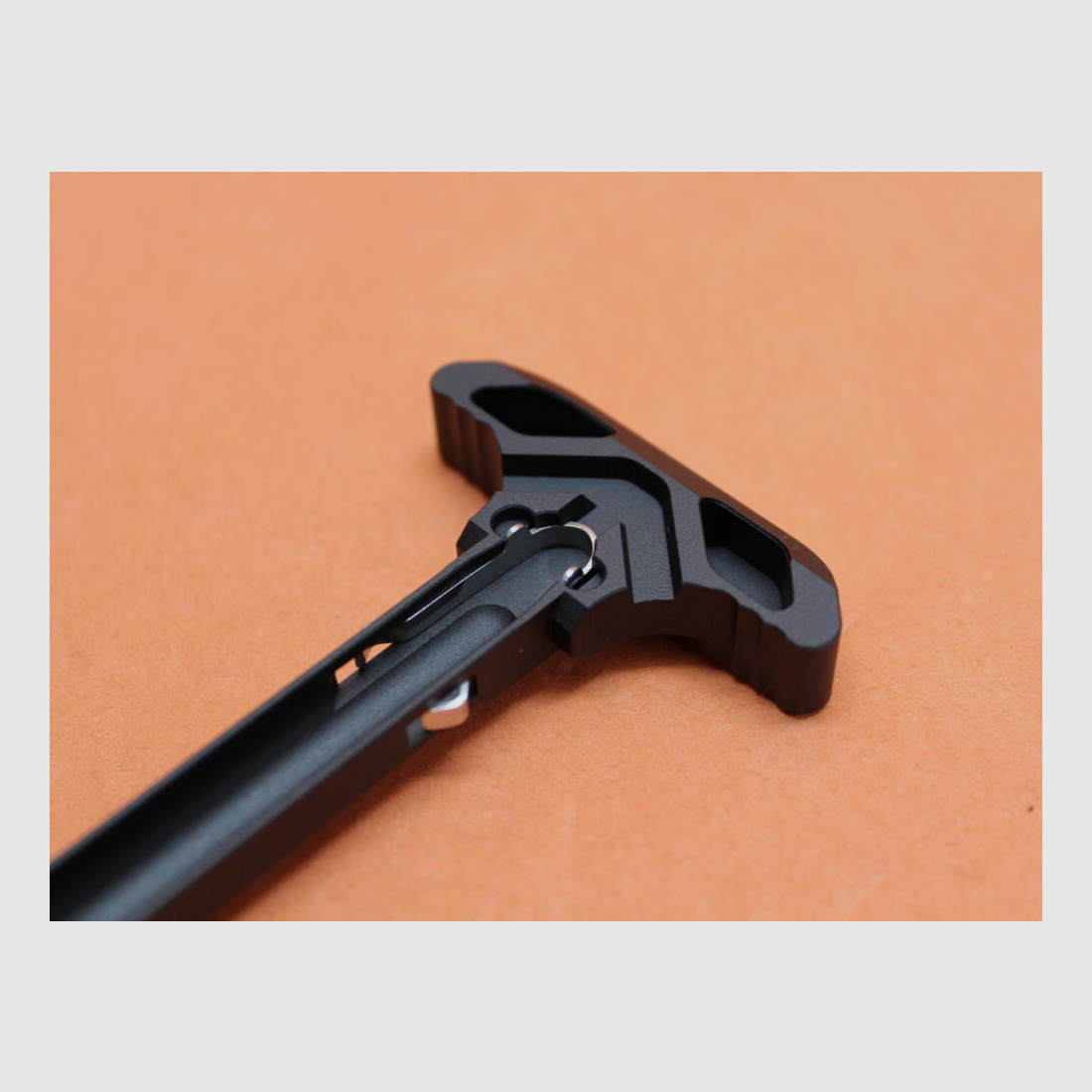 Strike Industries AR-15: Charging Handle Assembly STRIKE Latchless Ambidextrous (SIARSLCHBK)/ beidseitig bedienbar