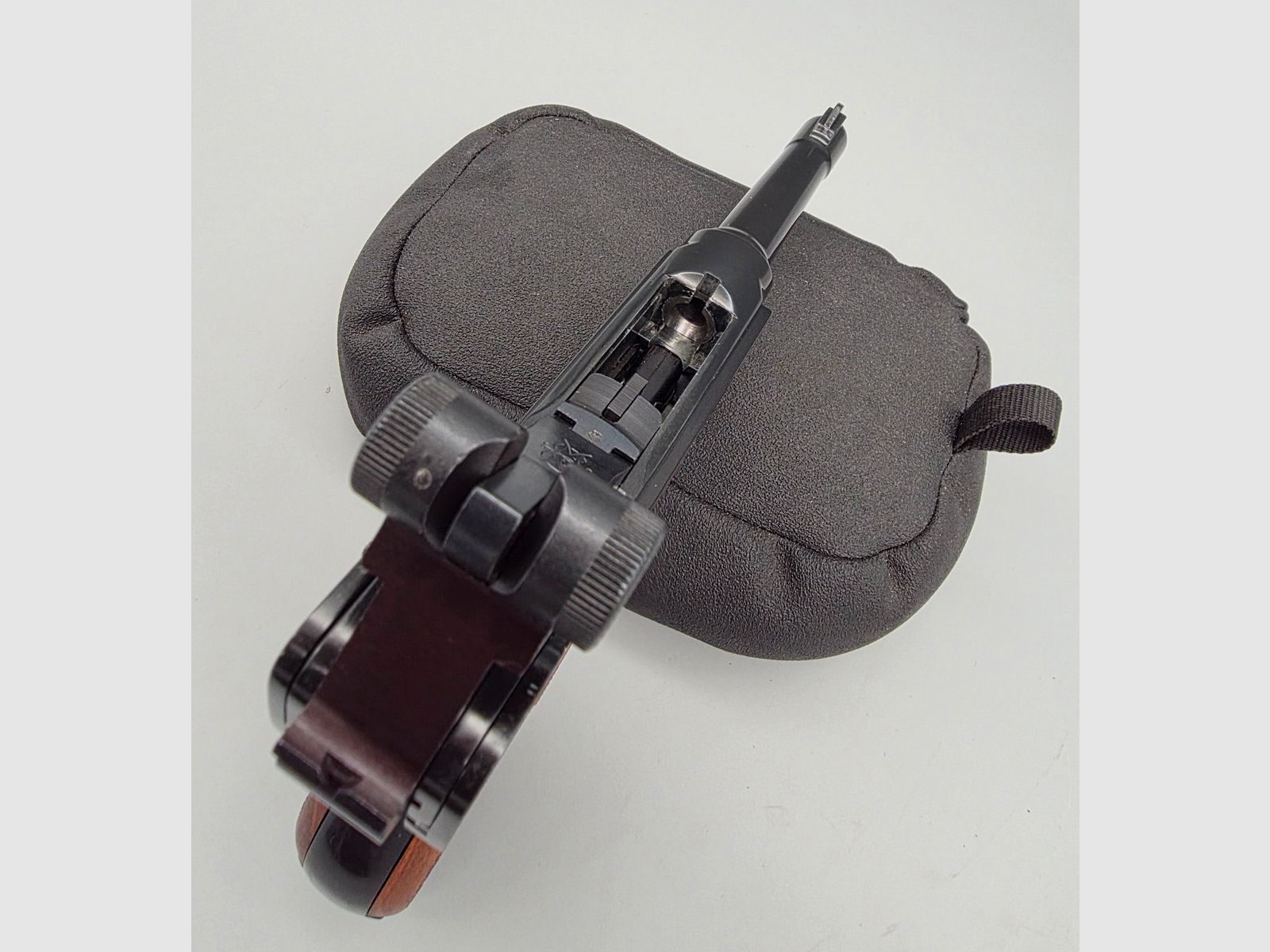 Erma Mod. KGP 690 Estado de colección 8mmK P08 pistola de fogueo PTB 402 SRS rara KGP690