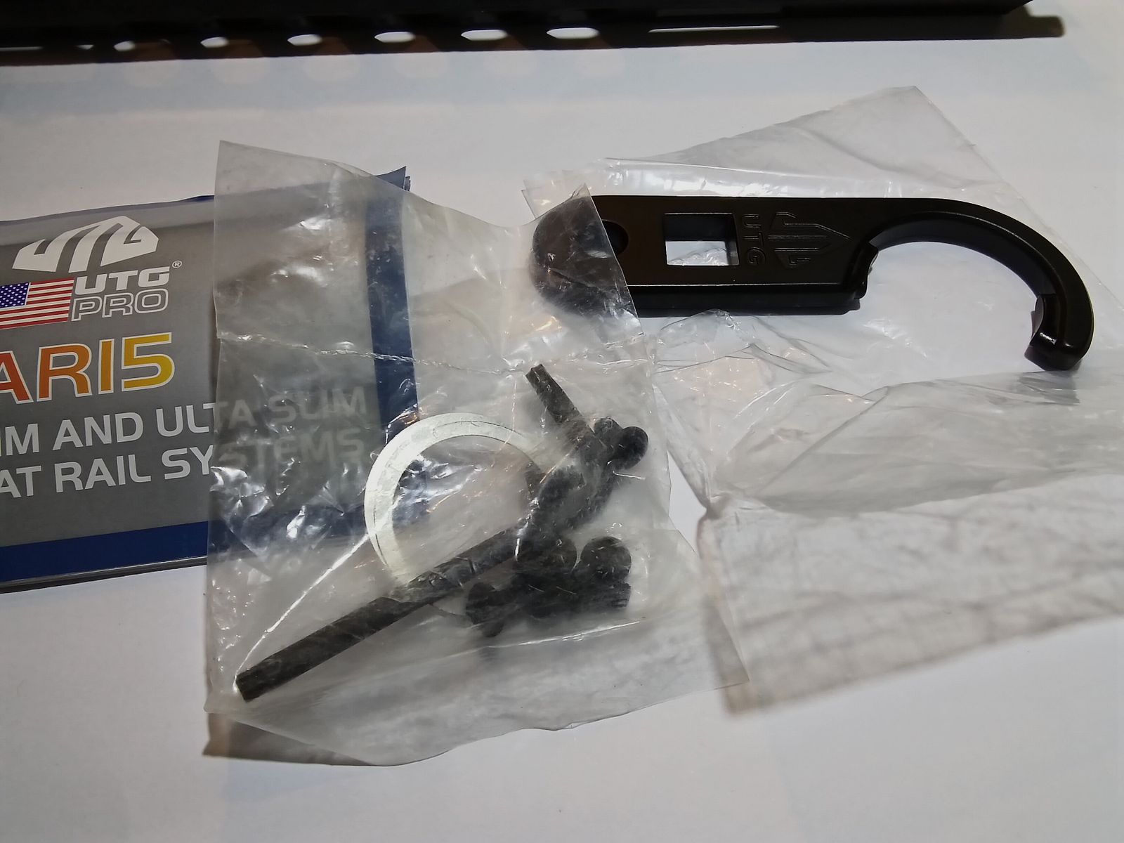 UTG Pro 10", handguard for AR15 like new!