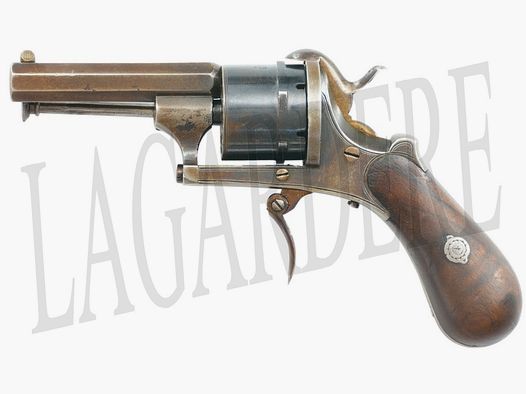 SANS MARQUE A BROCHE(REVOLVER A POUDRE NOIRE)