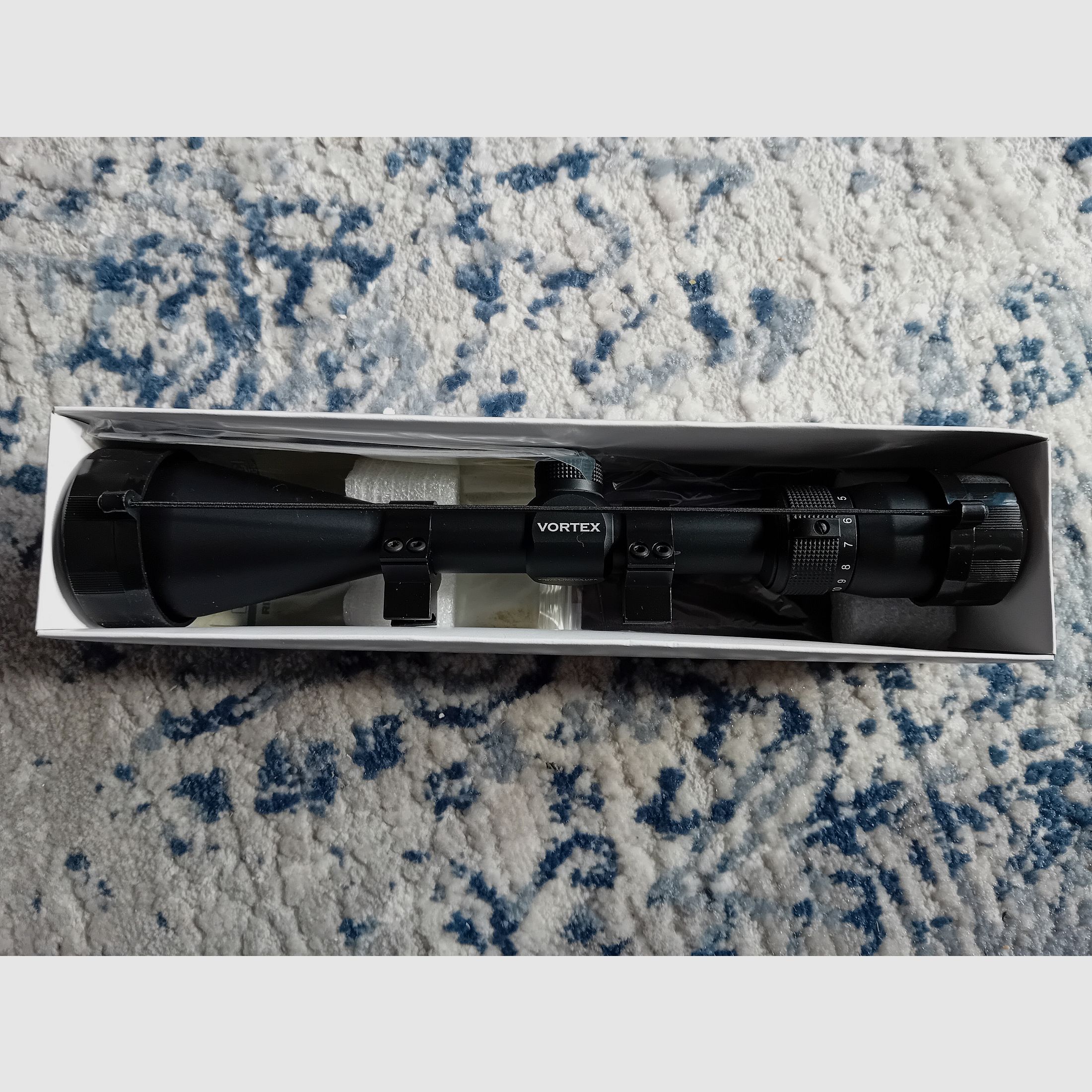 Vortex Diamondback luneta 3,5-10x50 z osłoną w stanie nowym