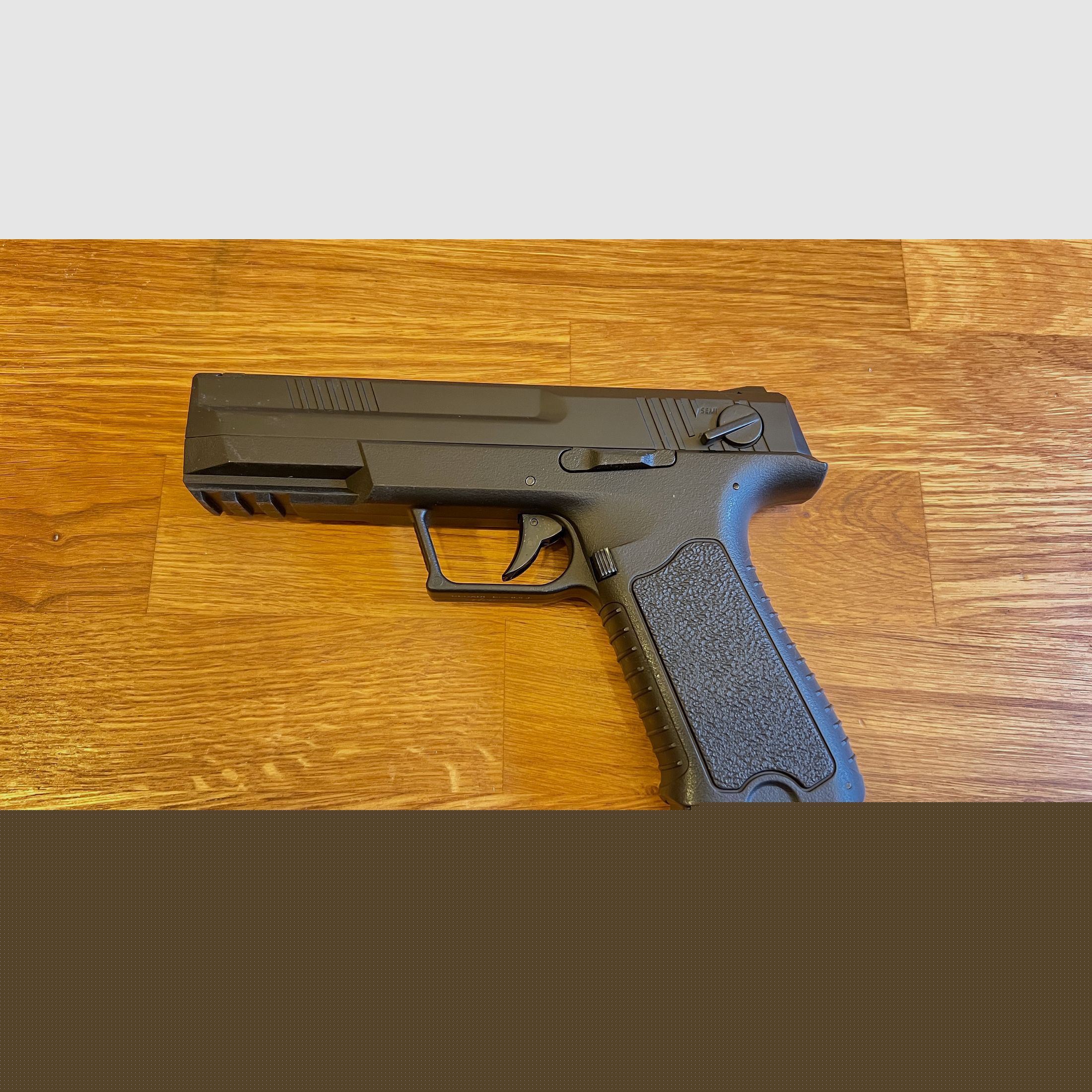 Cyma G18 / P226 / CM.030 AEP, inkl. Akku und Zubehör