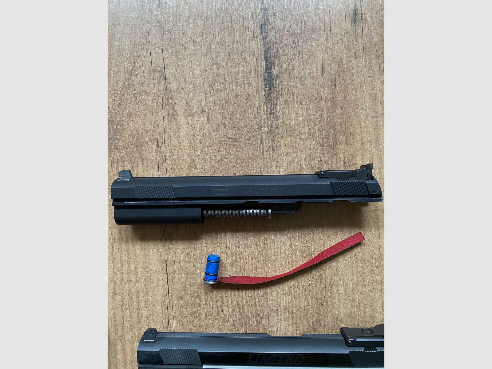 Verkaufe Tanfoglio Limited 9 mm Luger mit Wechselsystem .22 lfb inkl. Munition und Schiene für Zielfernrohr