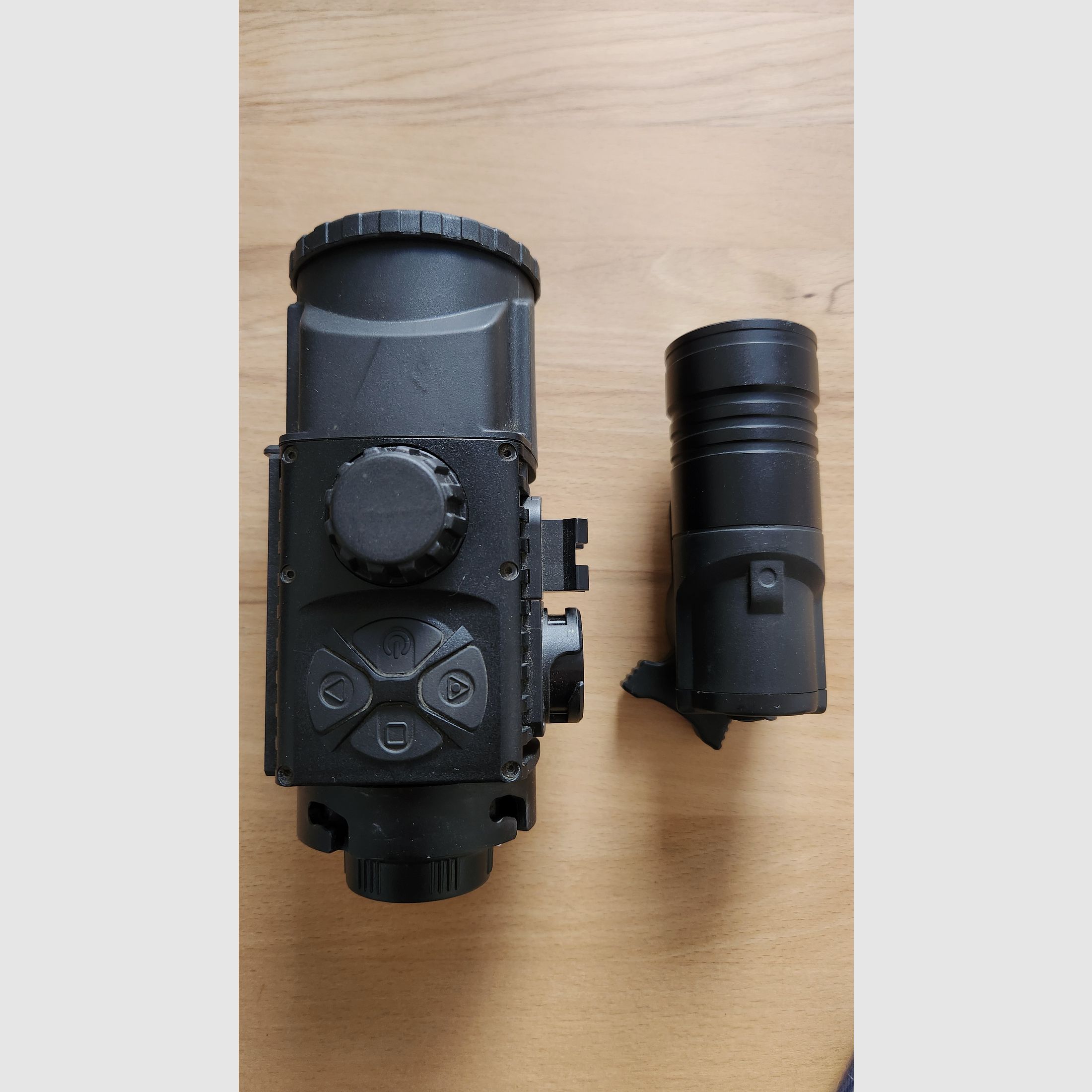 Urządzenie do nocnego widzenia PULSAR FN455 z adapterem RUSAN