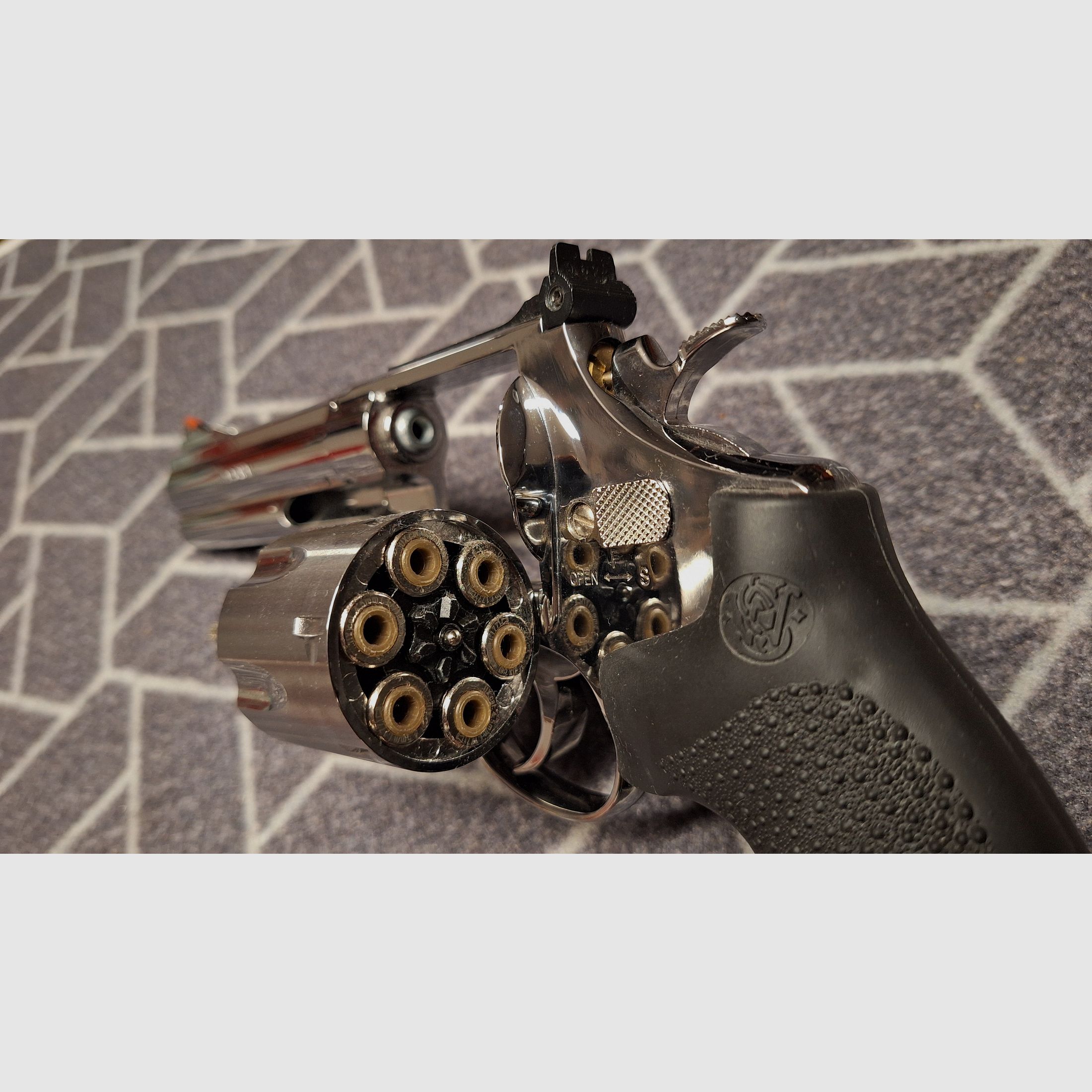 Smith & Wesson 629 Classic 5 inch steel finish Co2 revolver caliber 4.5 mm diabolo NEW!