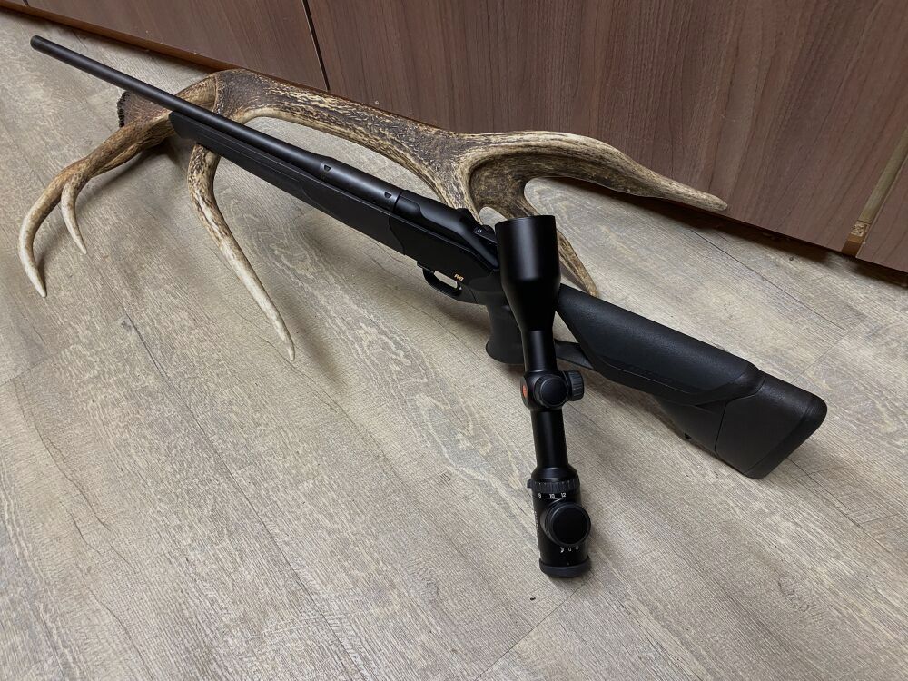 Blaser R8 Ultimate, mit Leica Magnus 1,8-12x50 i