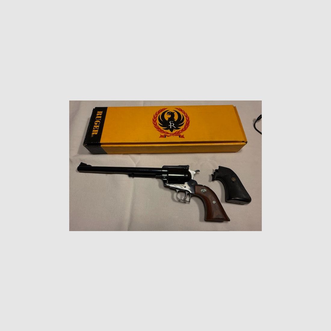 RUGER NUEVO MODELO SUPER BLACKHAWK. 10,5" cañón. 44 mag