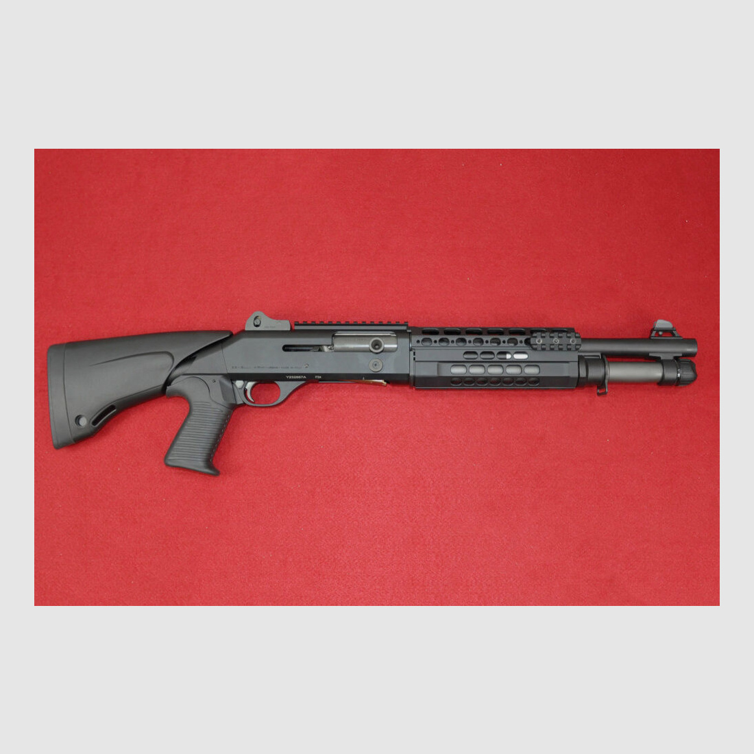 Benelli M4 Super 90 T Pro Zwart