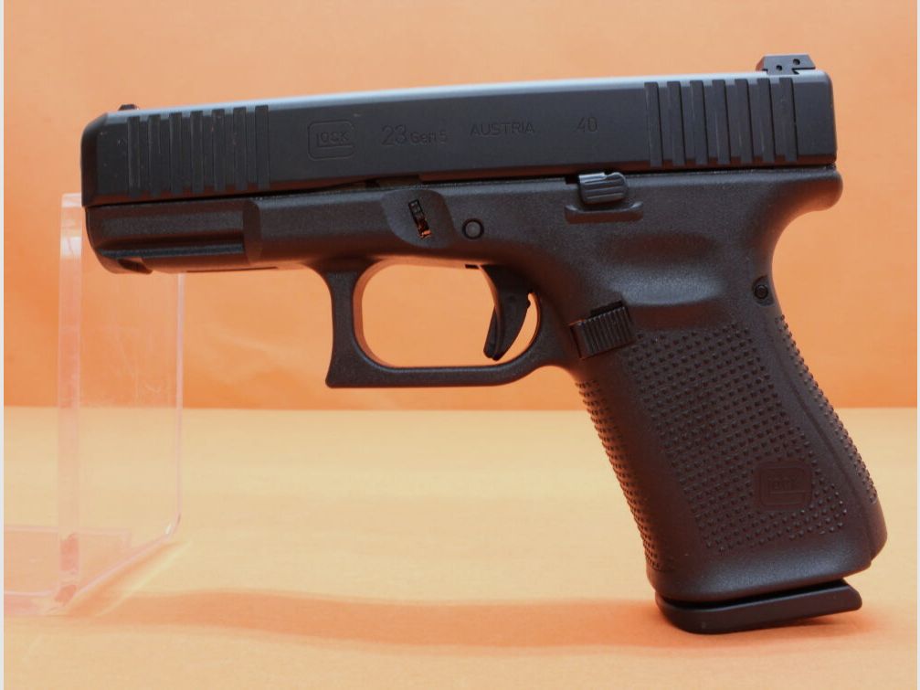 Pistolet Glock .40S&W Glock 23 Gen5 102mm canon/ Rainures avant/ Chargeur de réserve