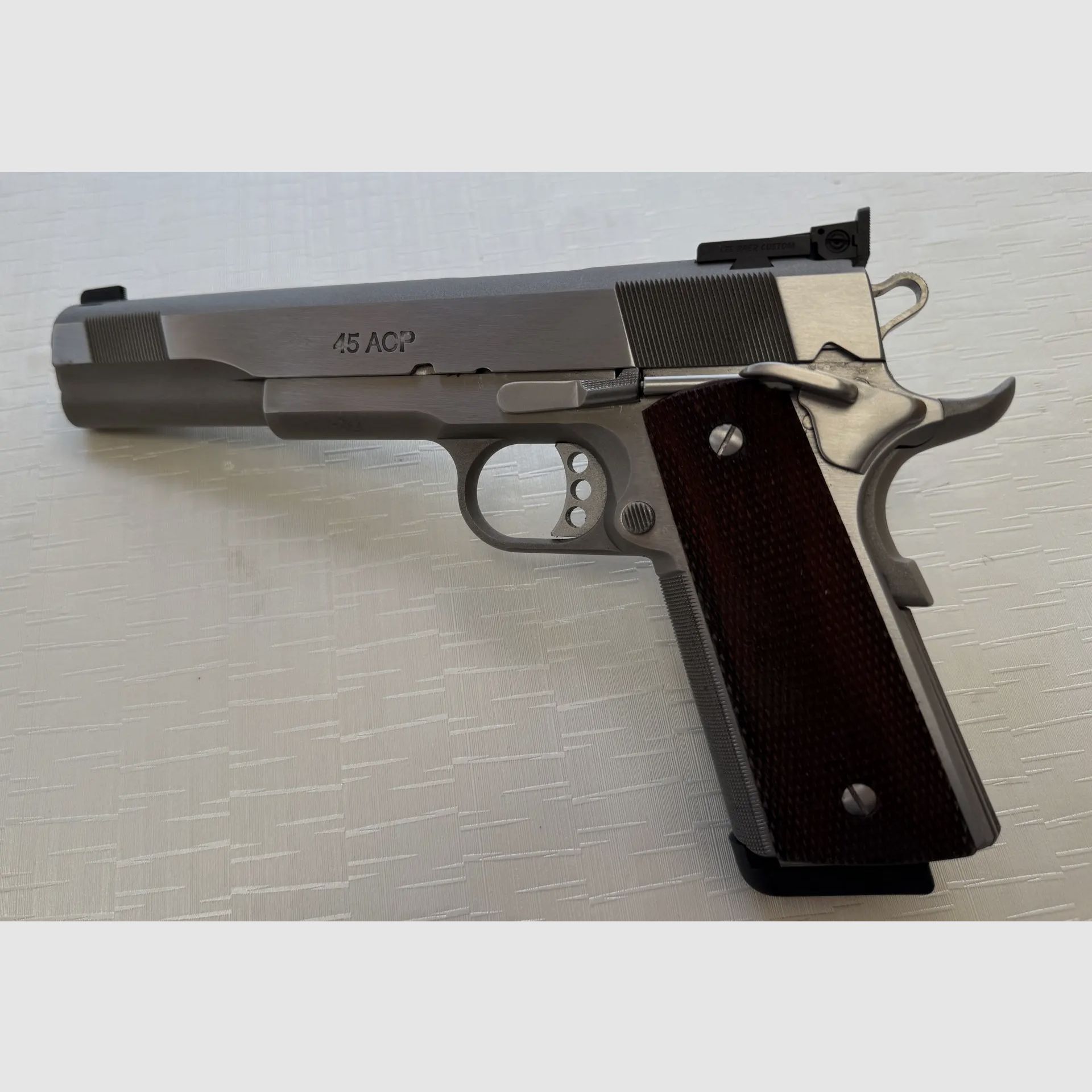Les Baer Concept V calibre .45 ACP