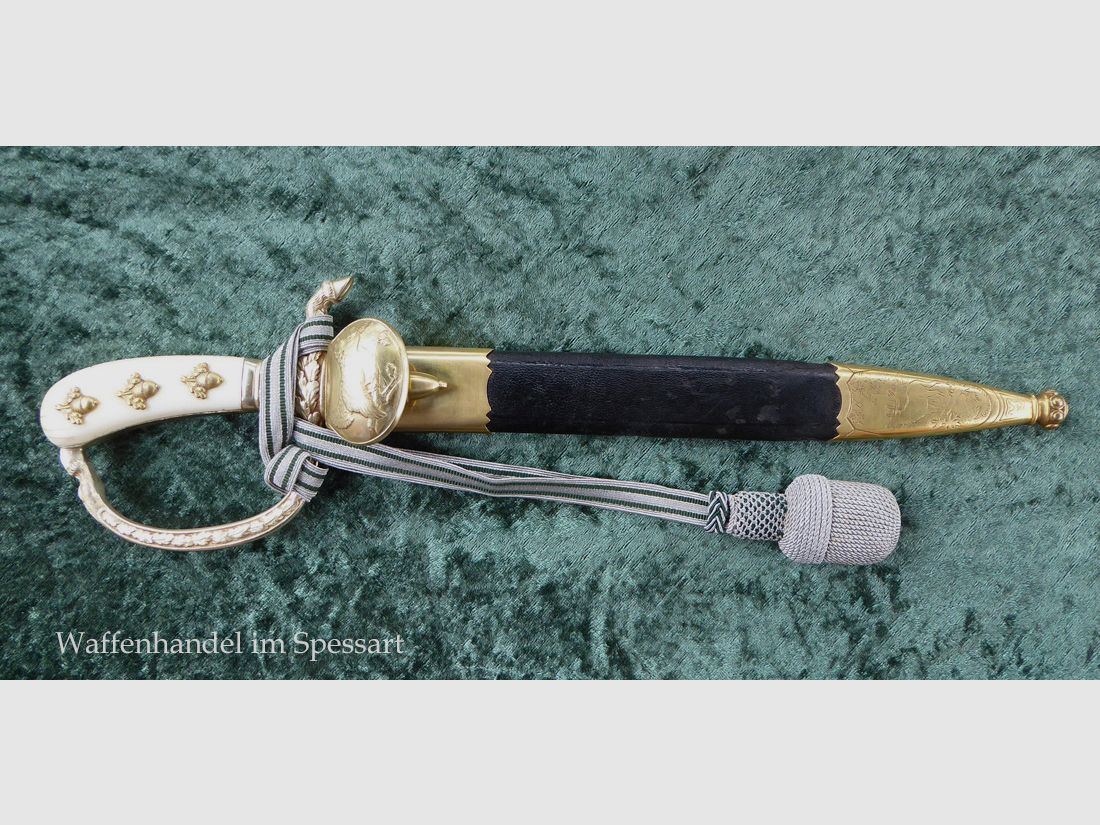 Stag knife with a guard vessel in ornate design from the time of World War II.